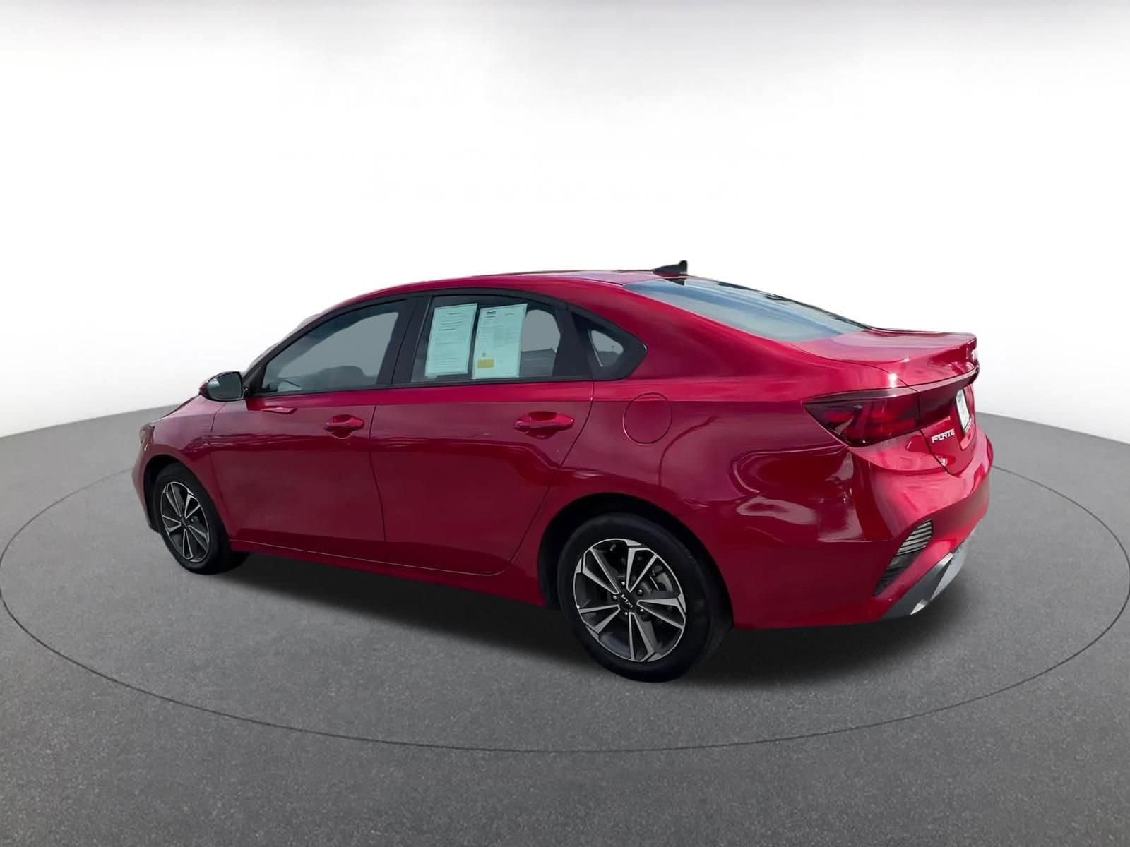 Thumbnail: 2024 Kia Forte - 10