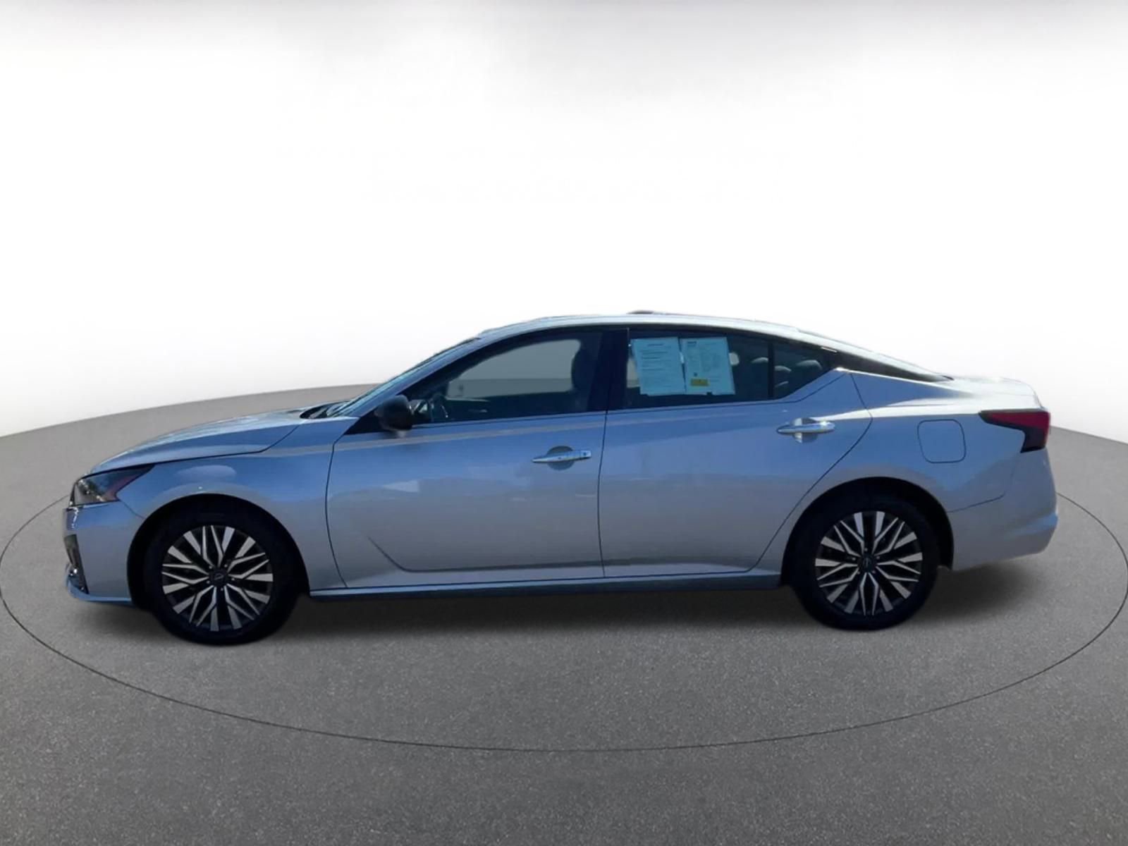 Thumbnail: 2024 Nissan Altima - 9