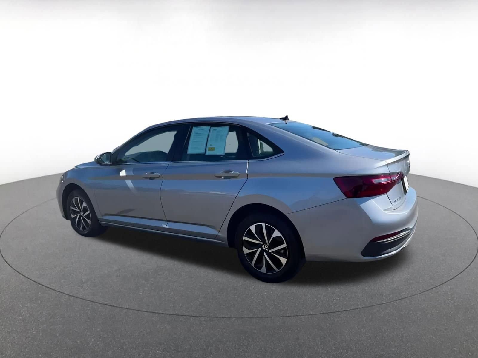 Thumbnail: 2024 Volkswagen Jetta - 10