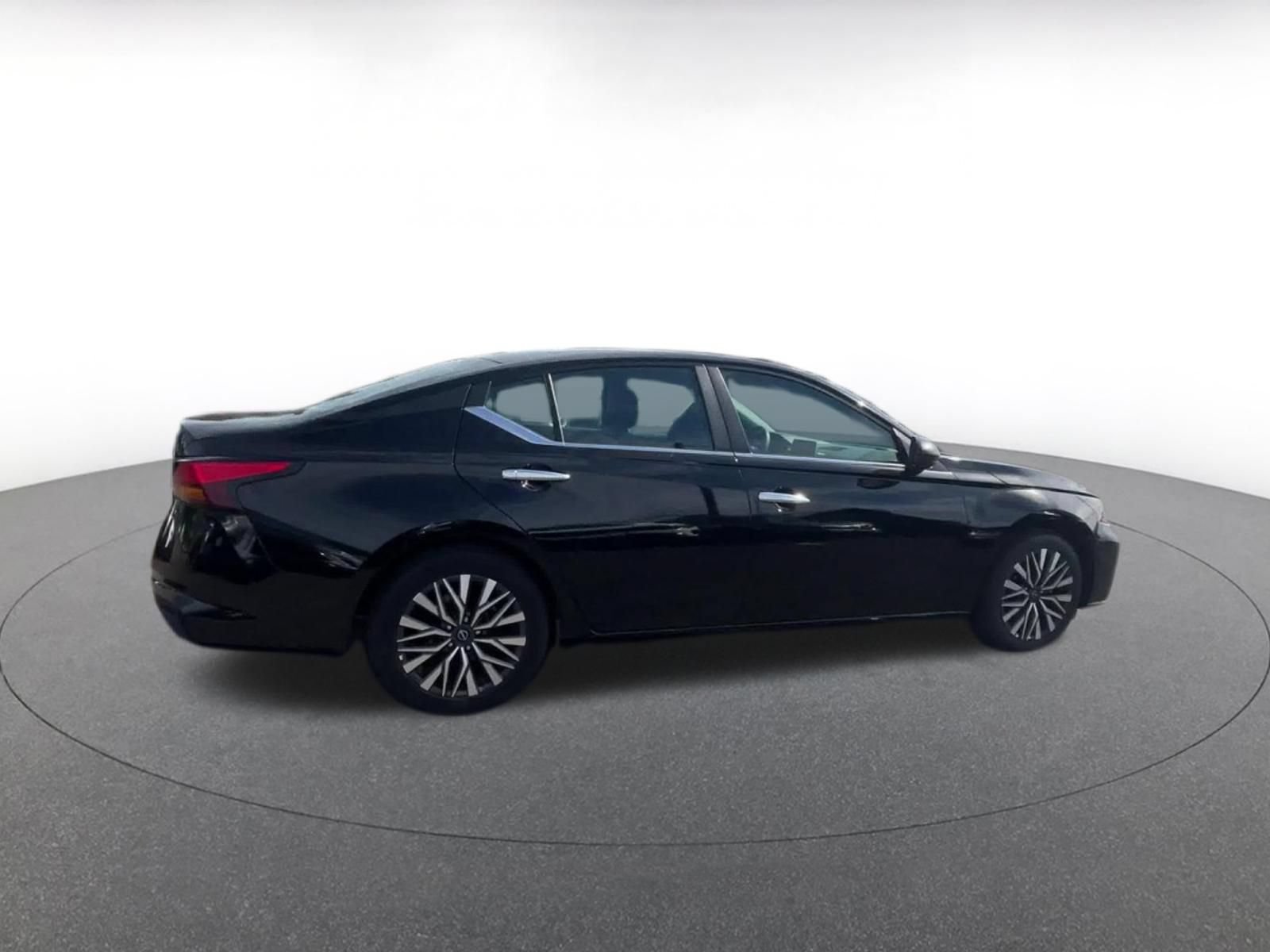 Thumbnail: 2025 Nissan Altima - 13
