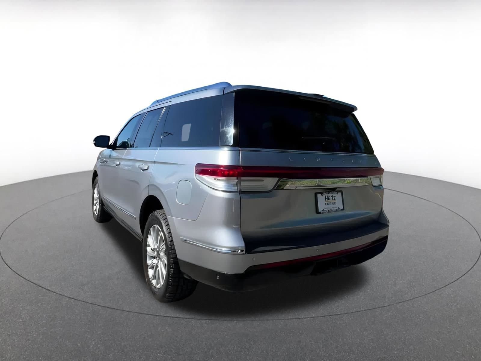Thumbnail: 2023 Lincoln Navigator - 11