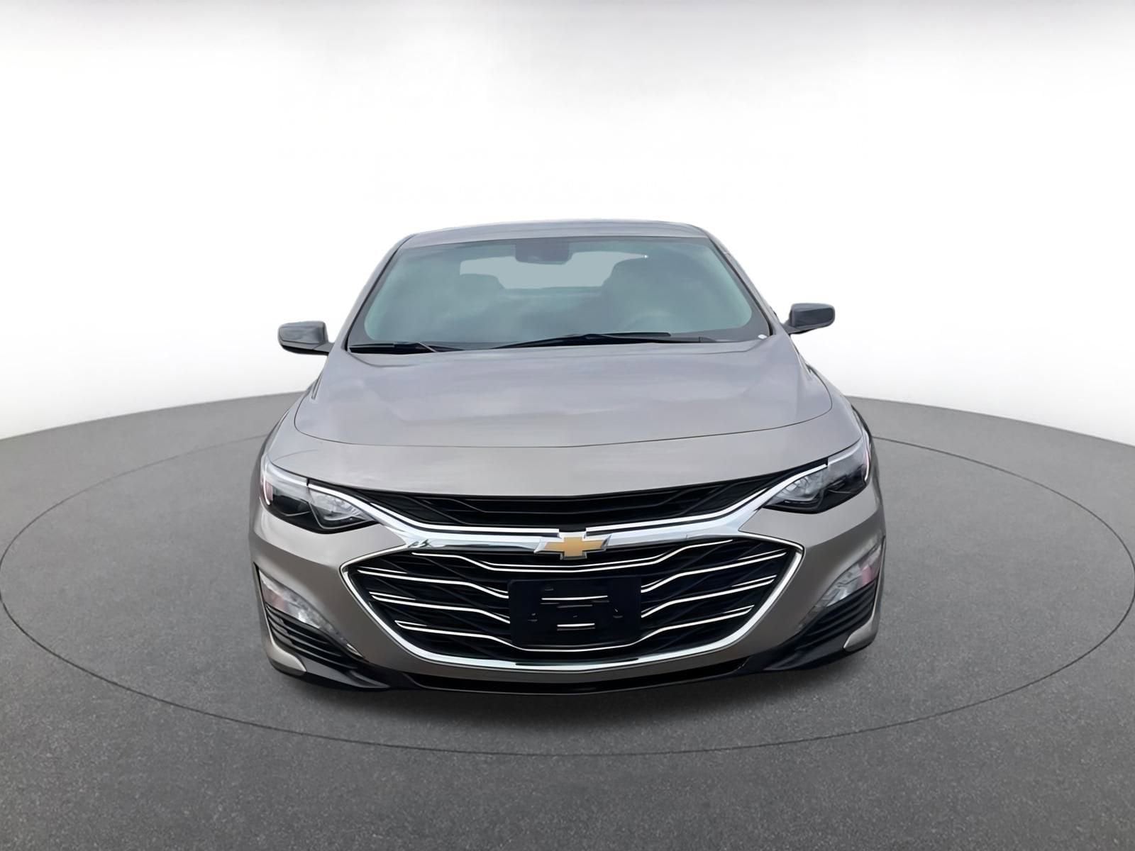 Thumbnail: 2023 Chevrolet Malibu - 4