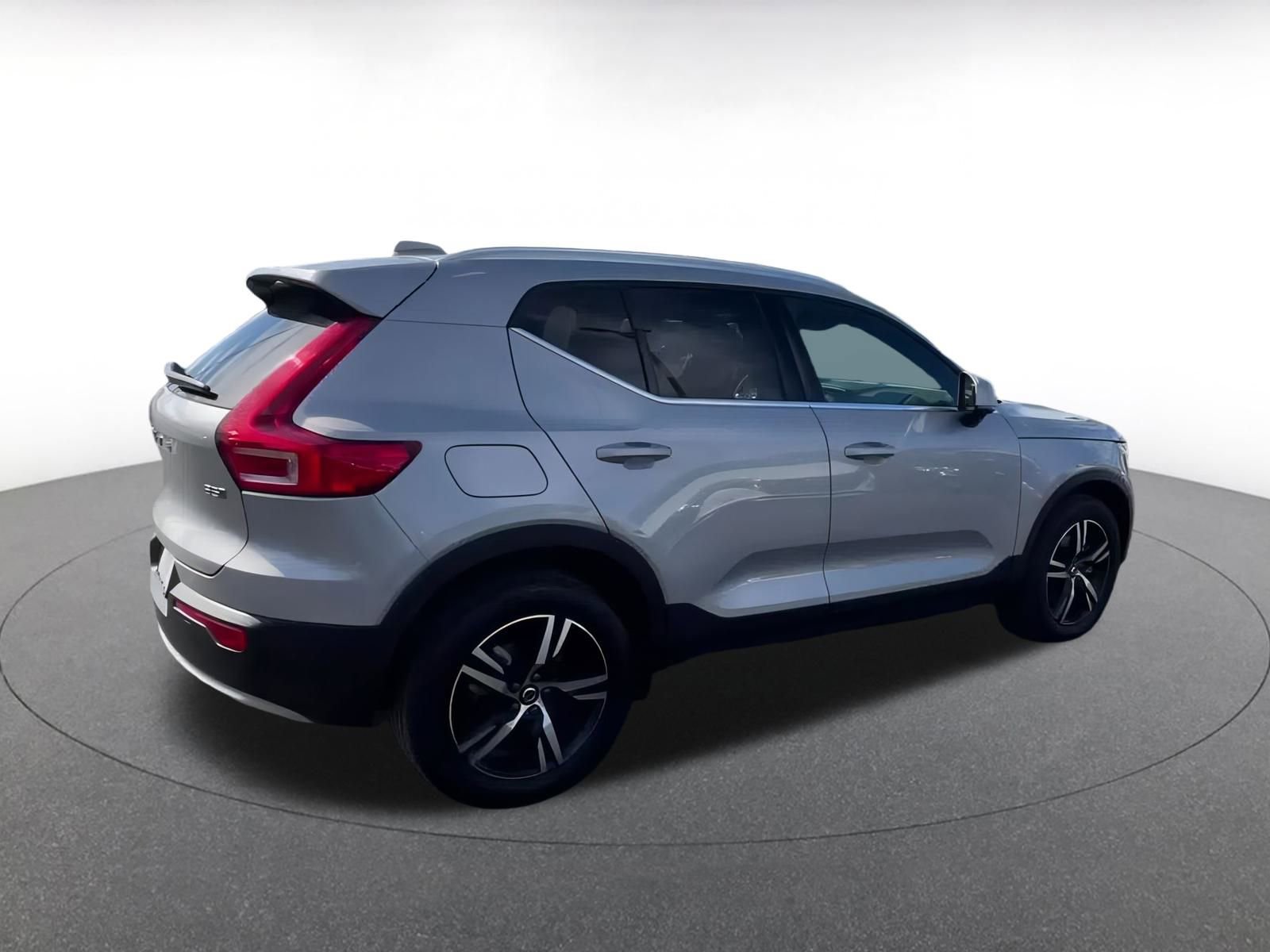 Thumbnail: 2024 Volvo XC40 - 15