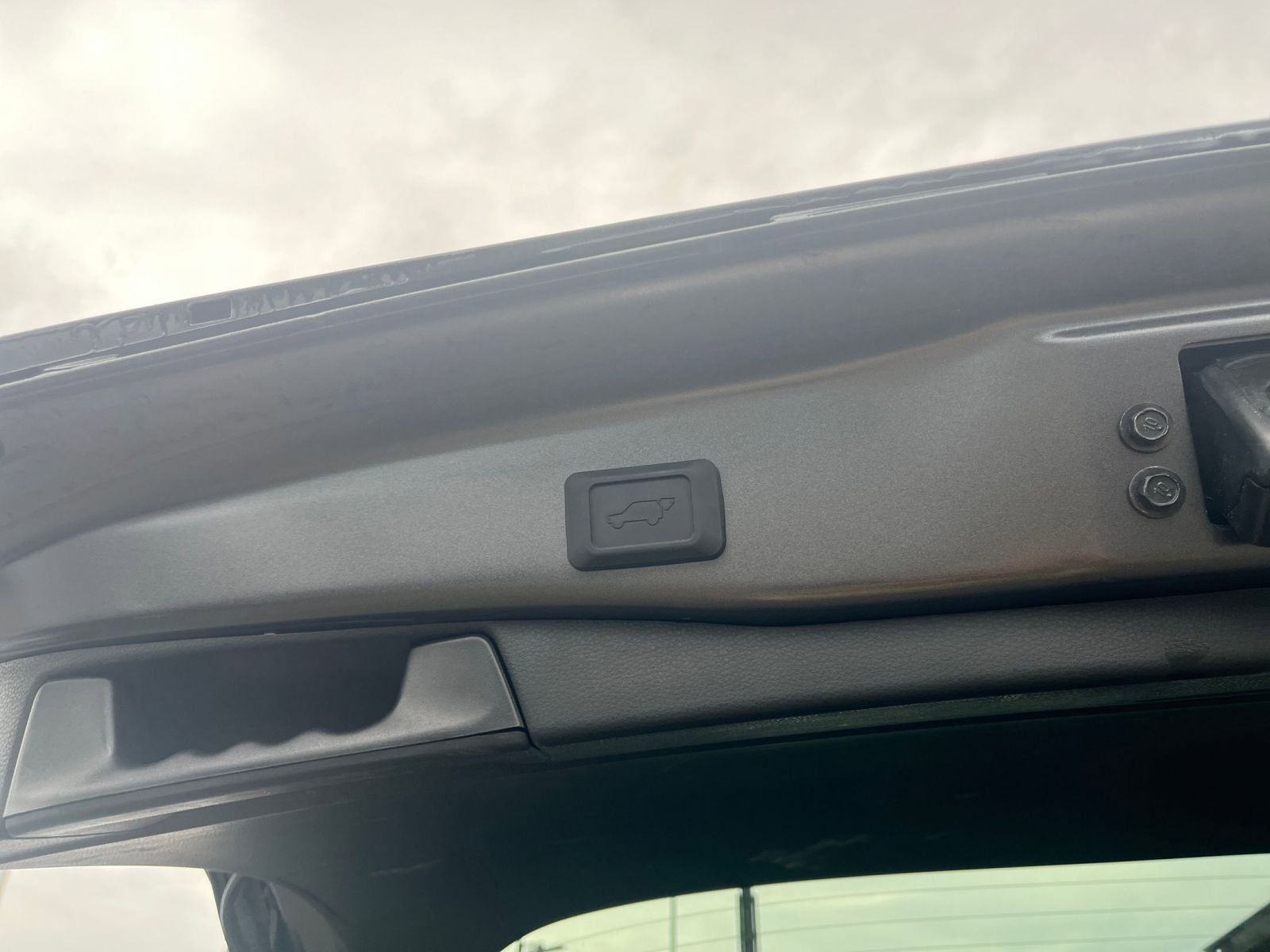 Thumbnail: 2025 Toyota RAV4 - 23