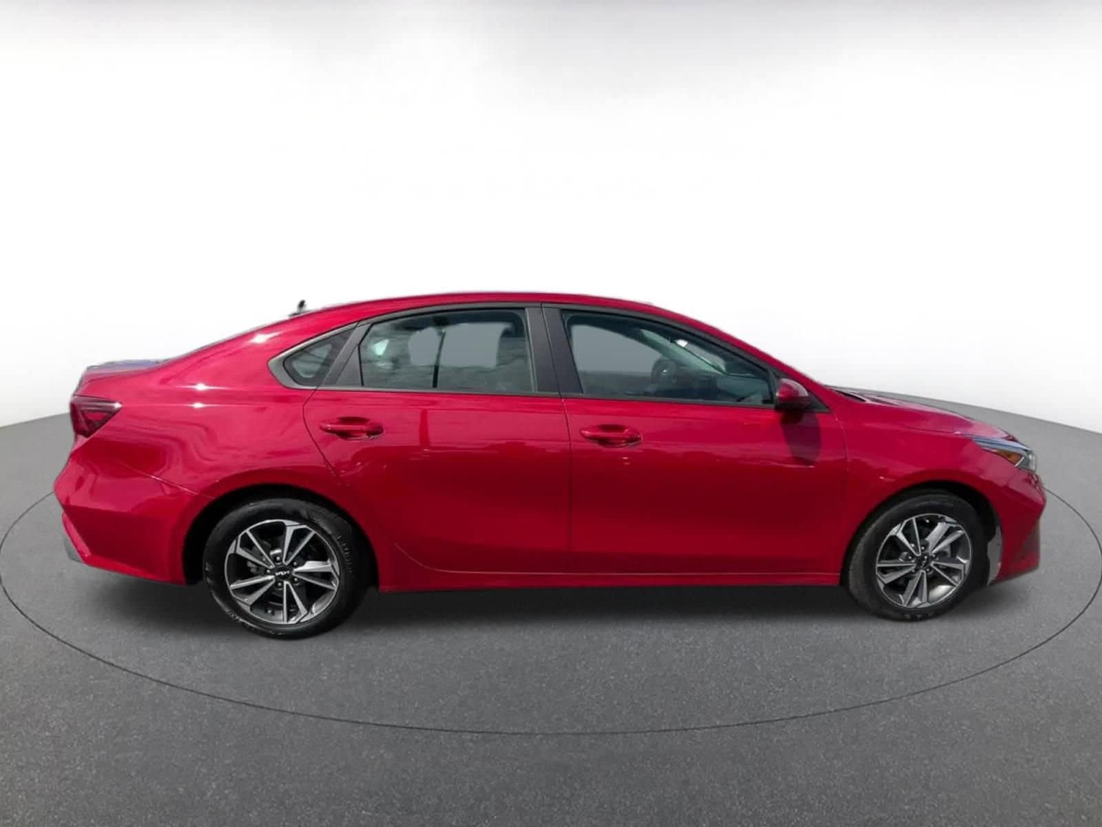 Thumbnail: 2024 Kia Forte - 16