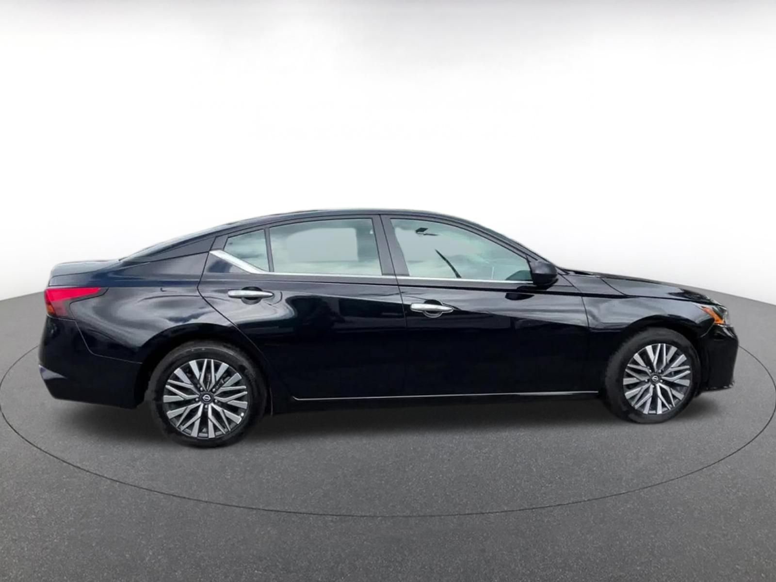 Thumbnail: 2025 Nissan Altima - 13