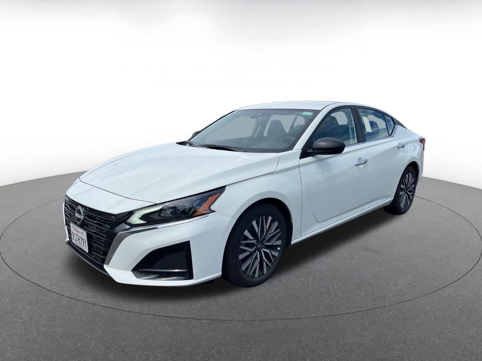 Thumbnail: 2025 Nissan Altima - 3