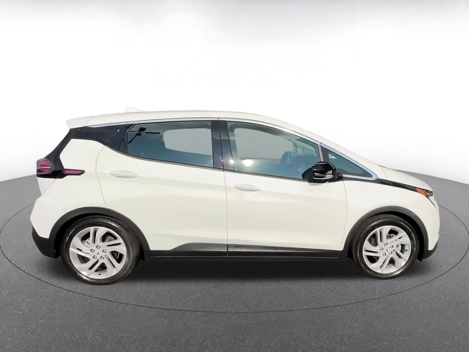 Thumbnail: 2023 Chevrolet Bolt EV - 16