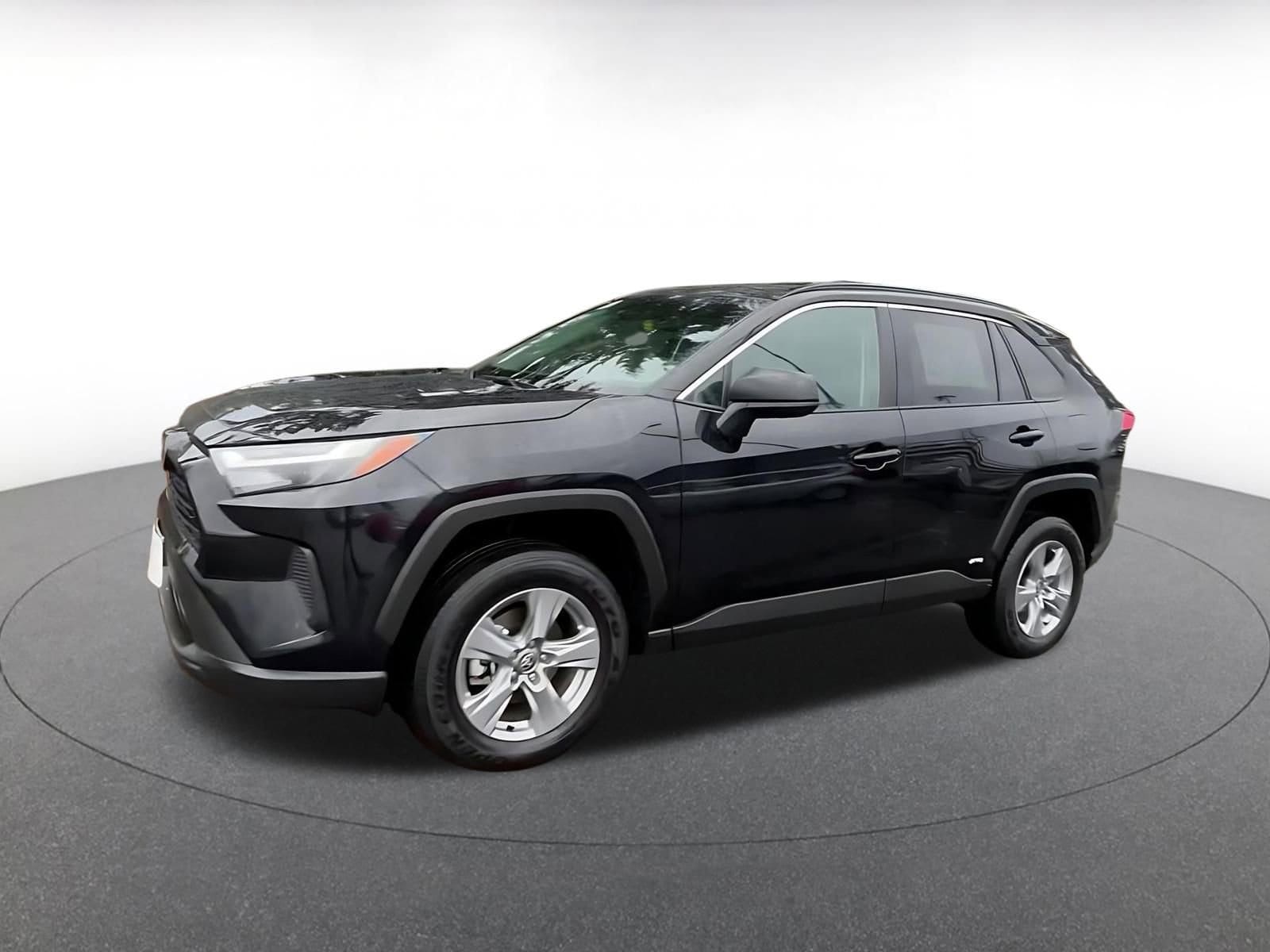 Thumbnail: 2025 Toyota RAV4 - 8