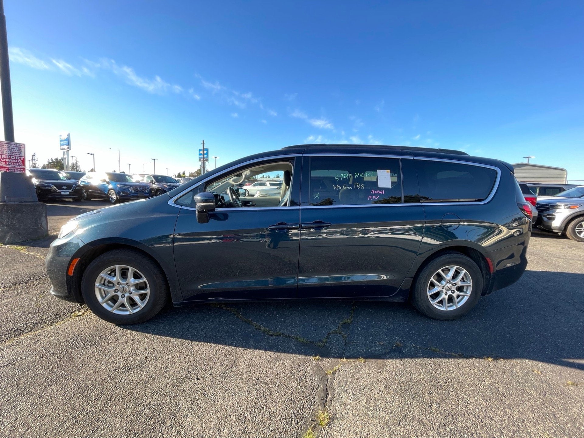 2022 Chrysler Pacifica Touring L 4