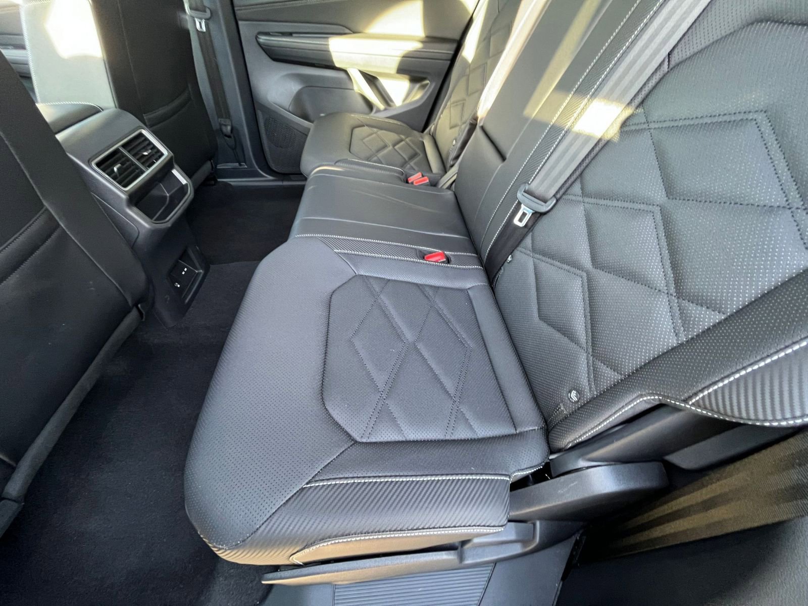 Thumbnail: 2025 Volkswagen Atlas - 29