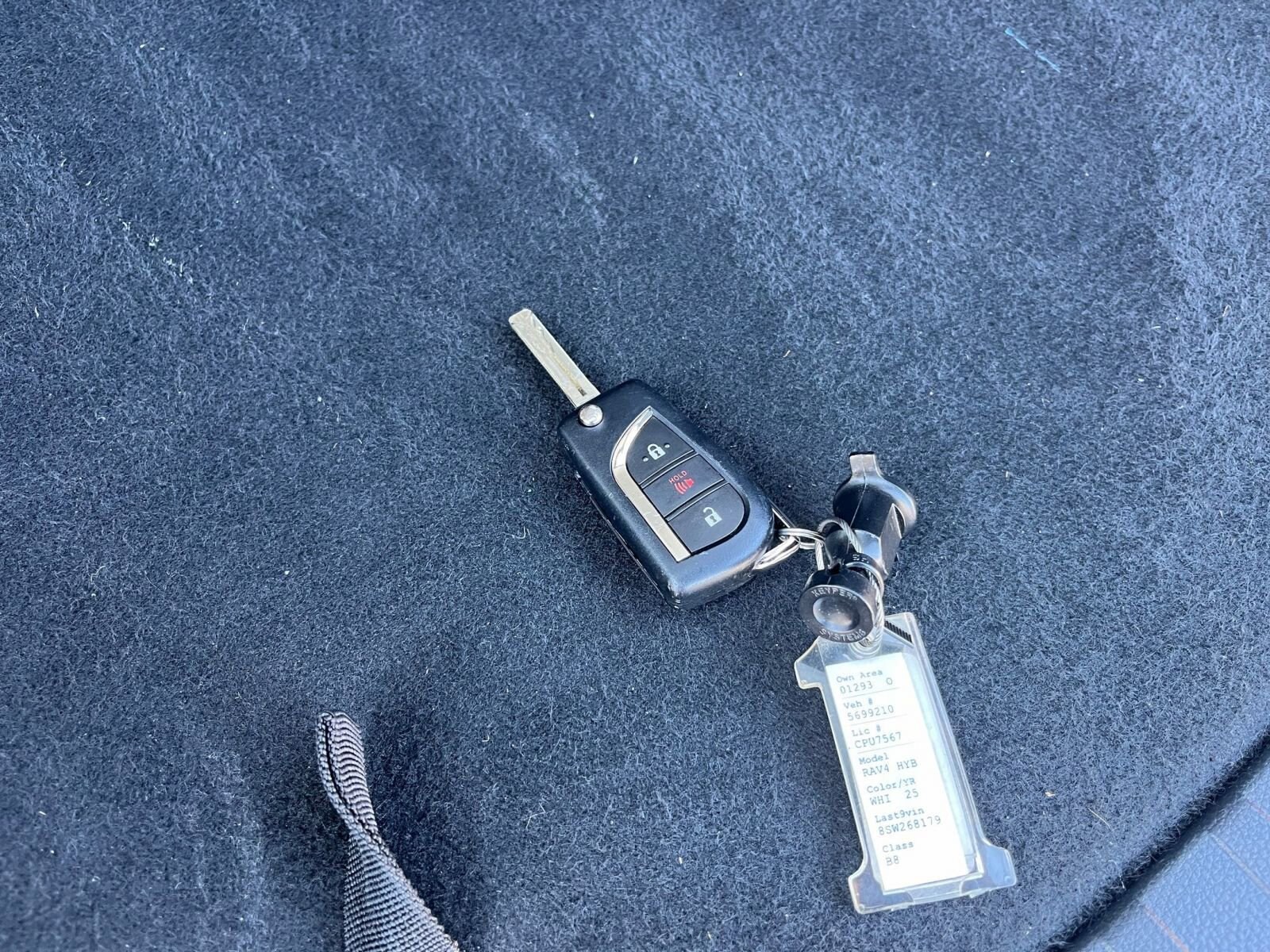 Thumbnail: 2025 Toyota RAV4 - 22