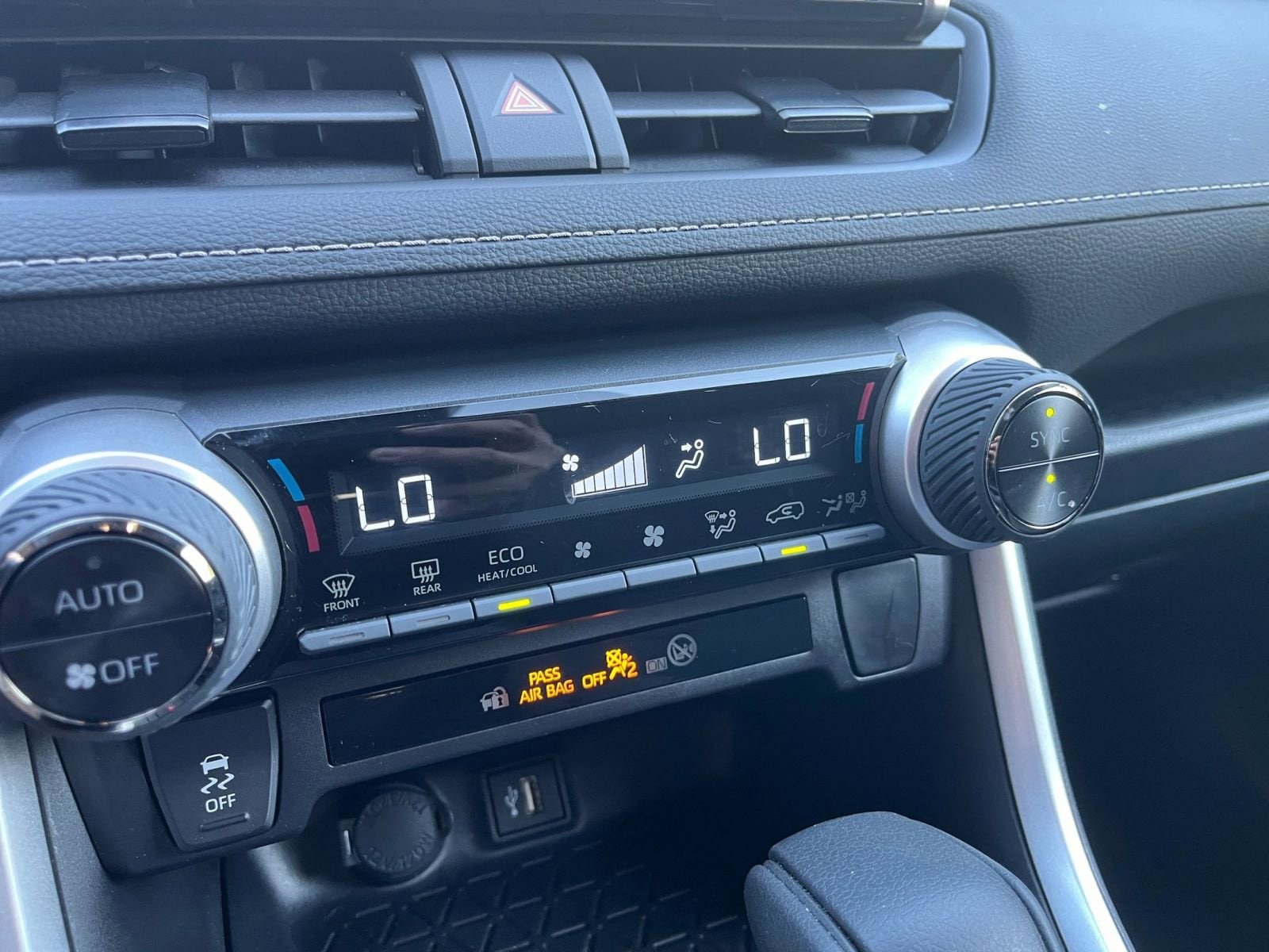 Thumbnail: 2025 Toyota RAV4 - 24