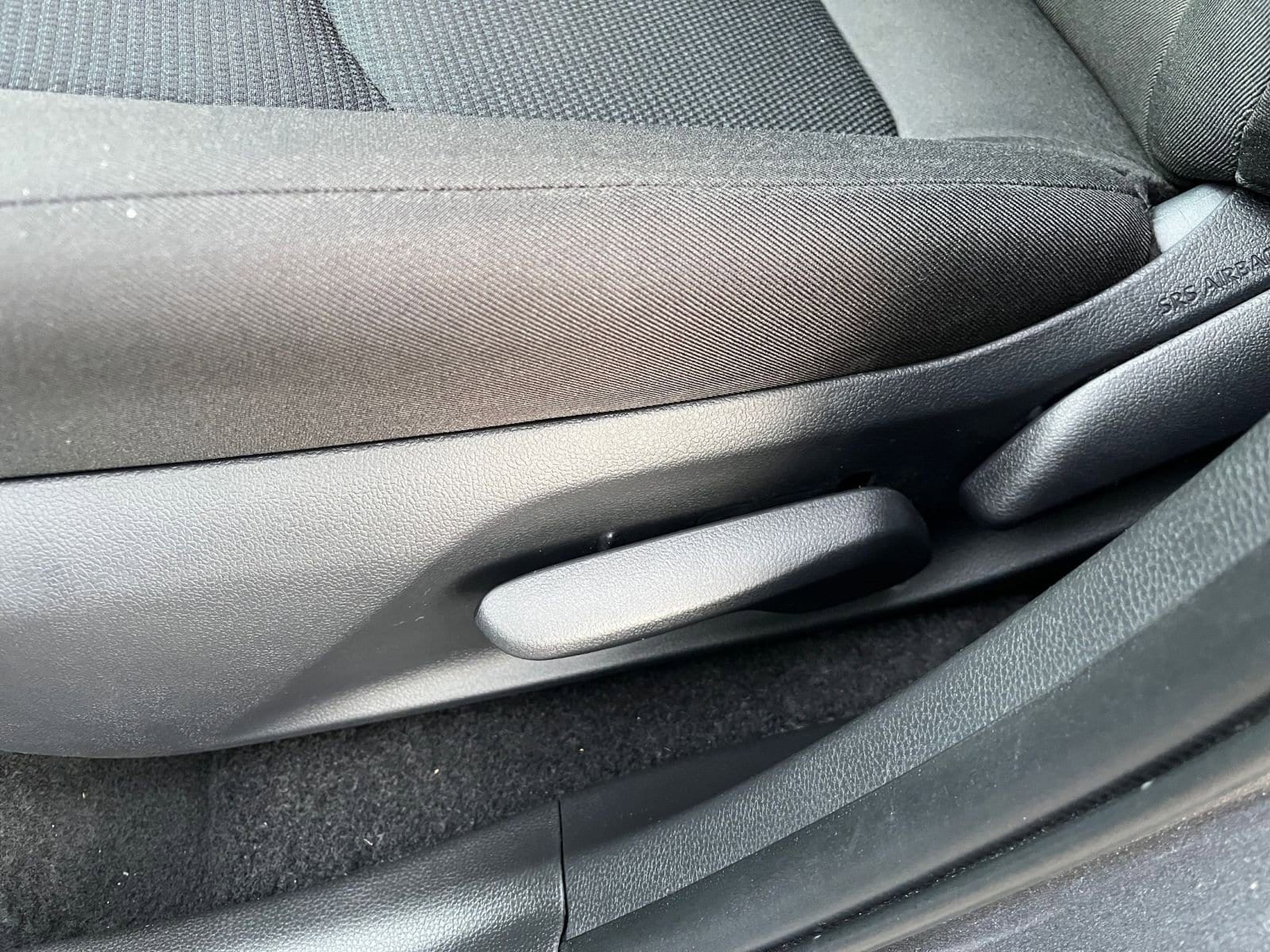 Thumbnail: 2025 Toyota RAV4 - 23