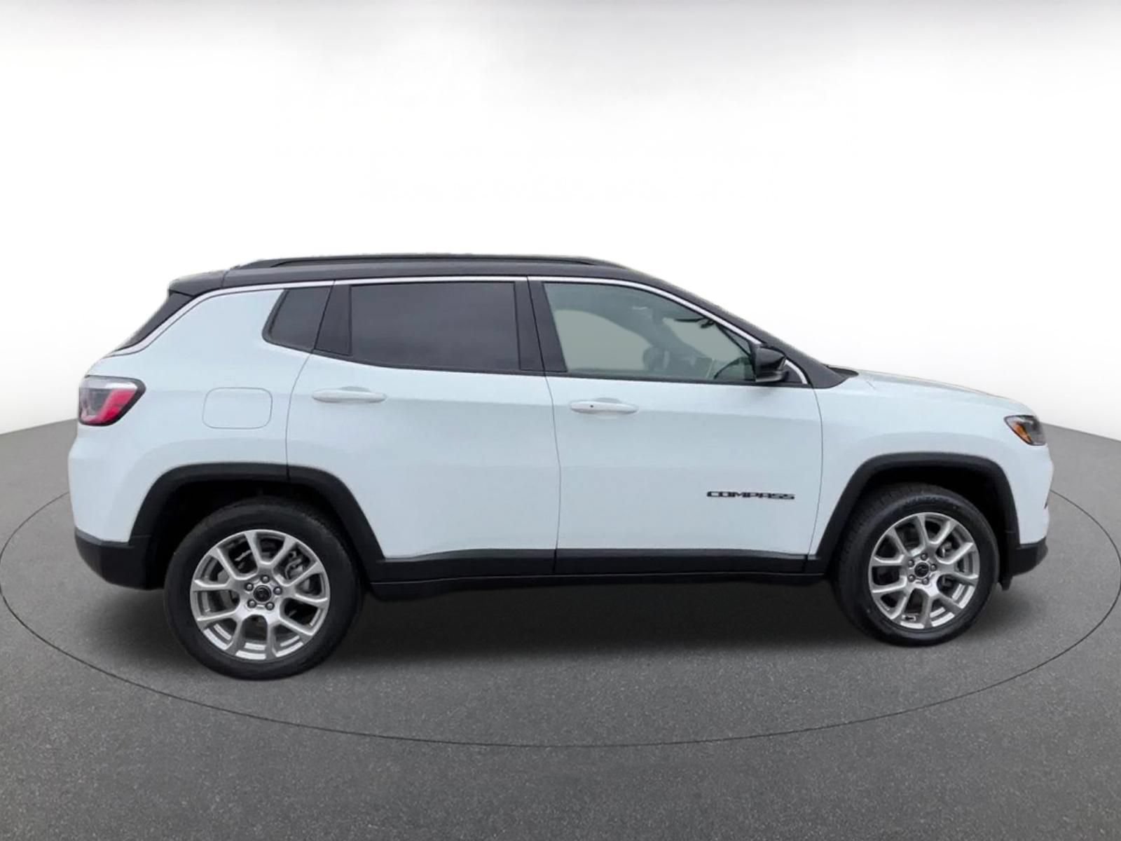 Thumbnail: 2025 Jeep Compass - 15