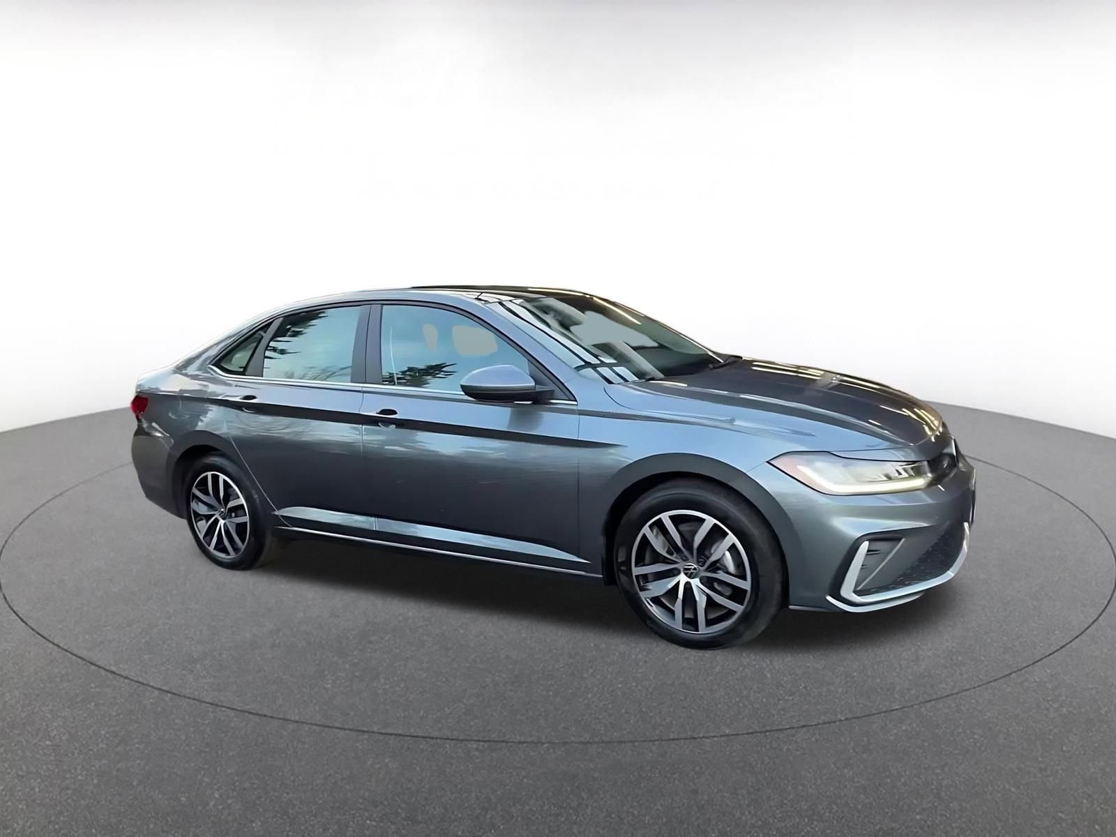 Thumbnail: 2025 Volkswagen Jetta - 2