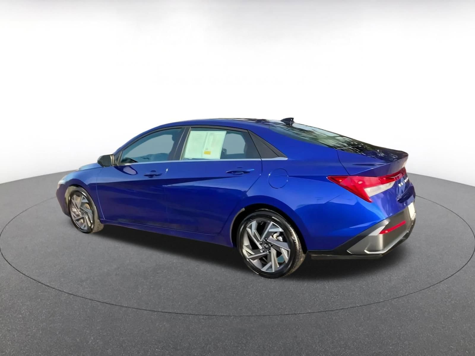 Thumbnail: 2025 Hyundai Elantra - 10