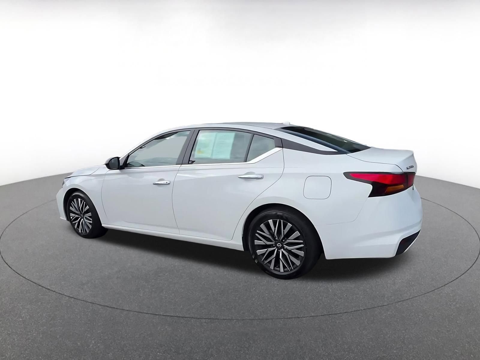 Thumbnail: 2025 Nissan Altima - 10