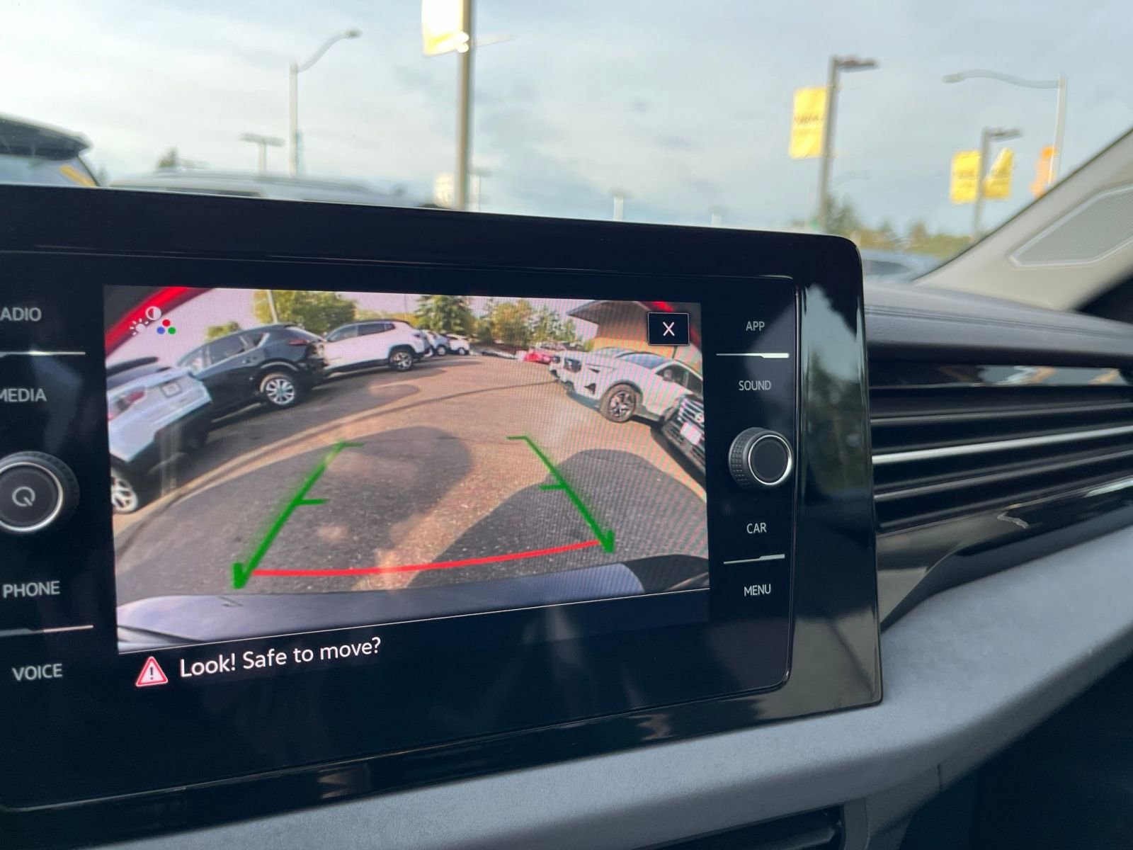 Thumbnail: 2025 Volkswagen Jetta - 18