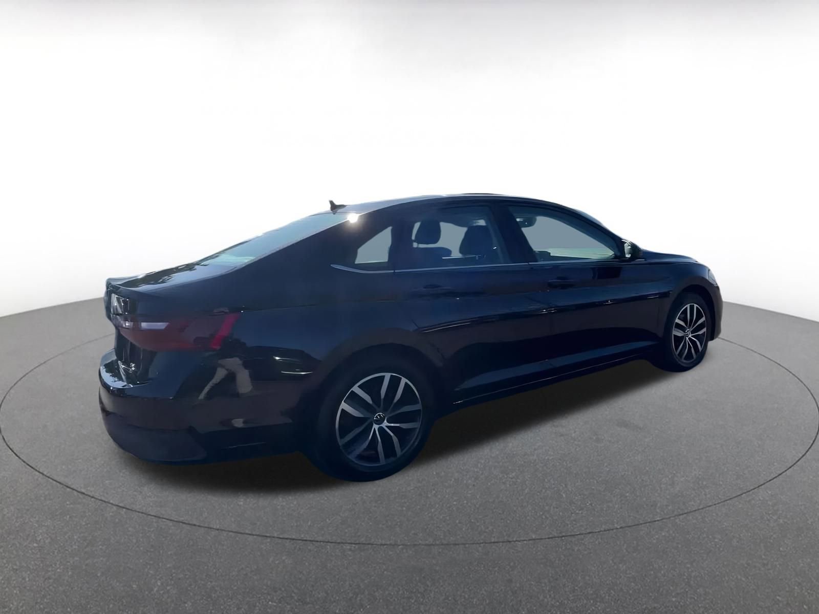 Thumbnail: 2025 Volkswagen Jetta - 14