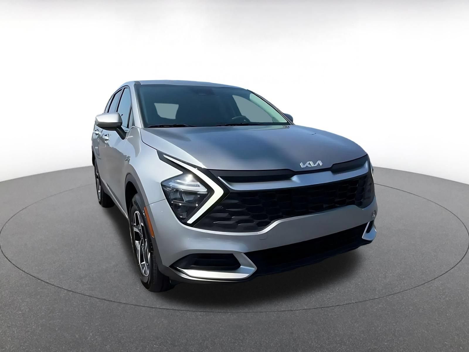 Thumbnail: 2023 Kia Sportage - 3