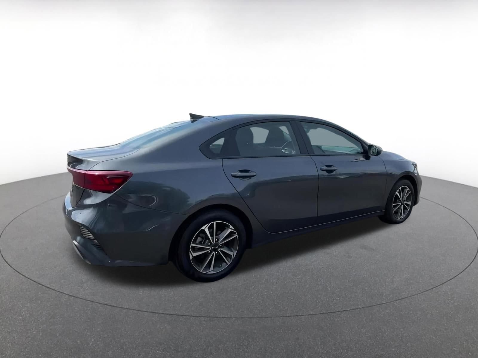 Thumbnail: 2024 Kia Forte - 15