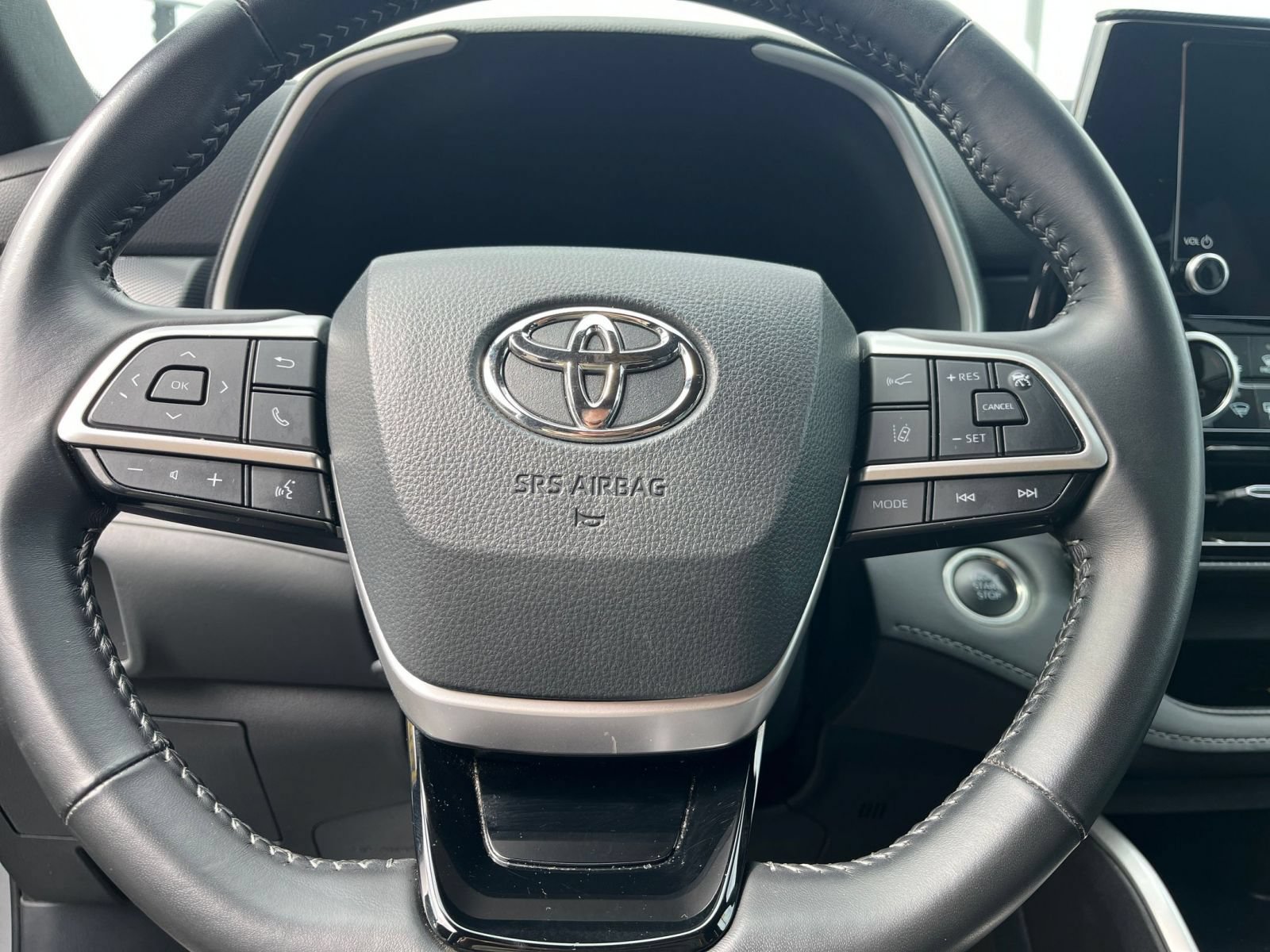 Thumbnail: 2025 Toyota Highlander - 29