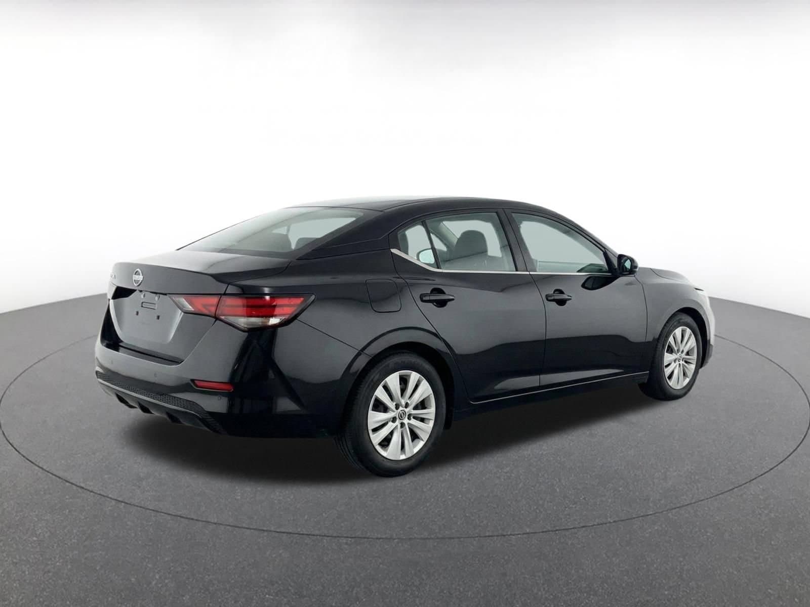 Thumbnail: 2025 Nissan Sentra - 9