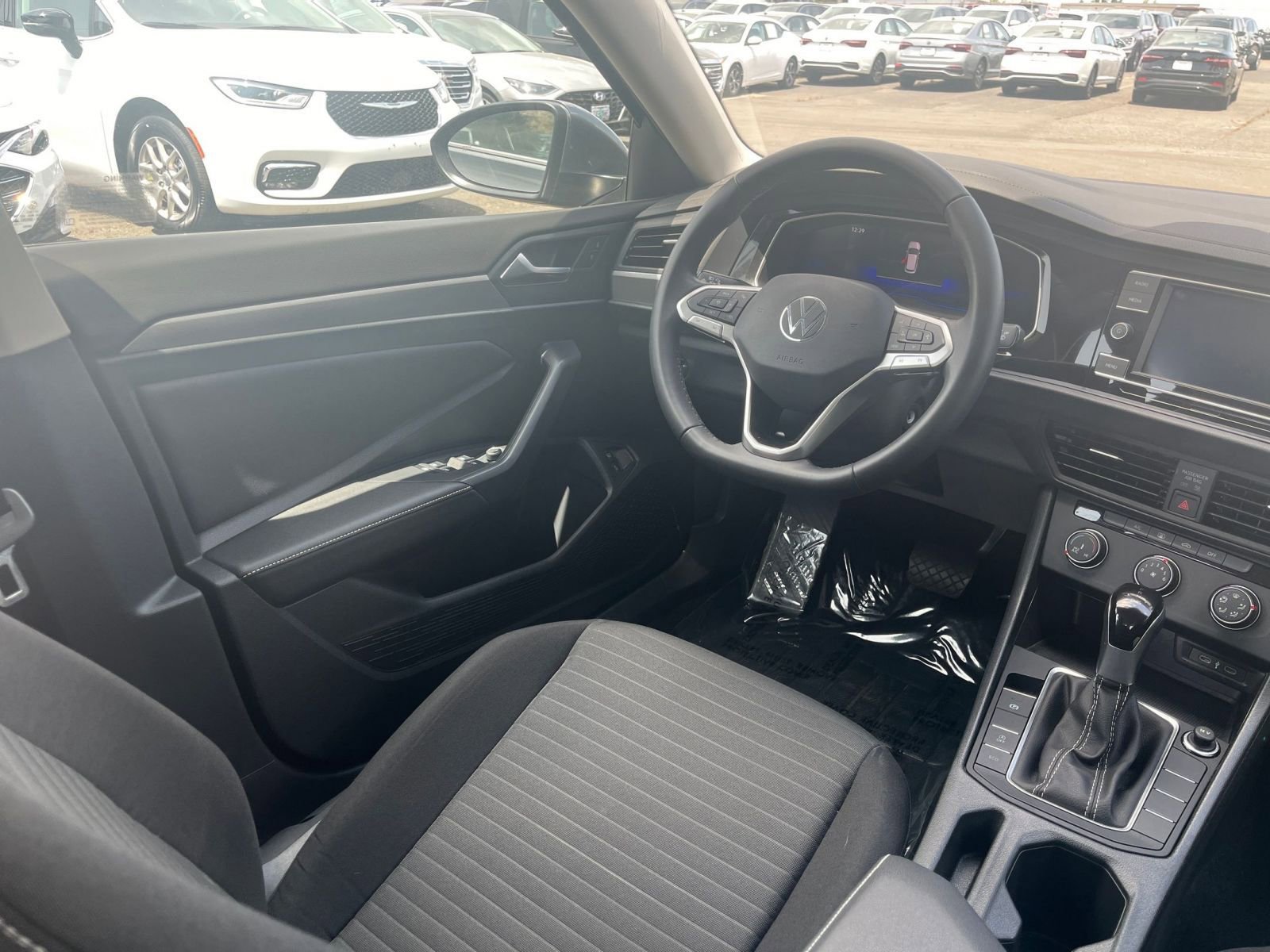 Thumbnail: 2024 Volkswagen Jetta - 34