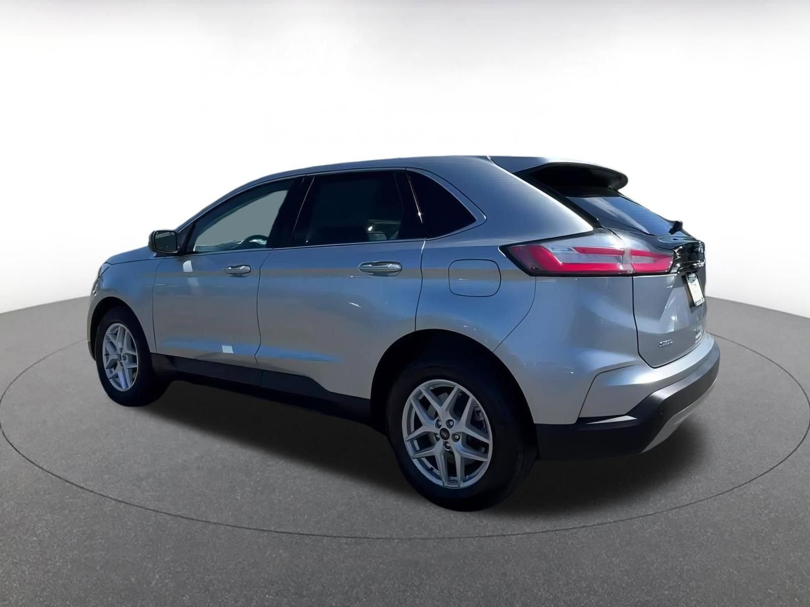 2024 Ford Edge SEL 10