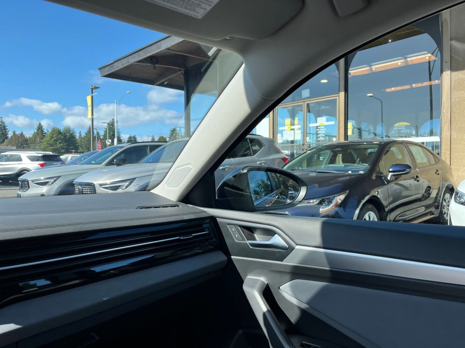 Thumbnail: 2025 Volkswagen Jetta - 35