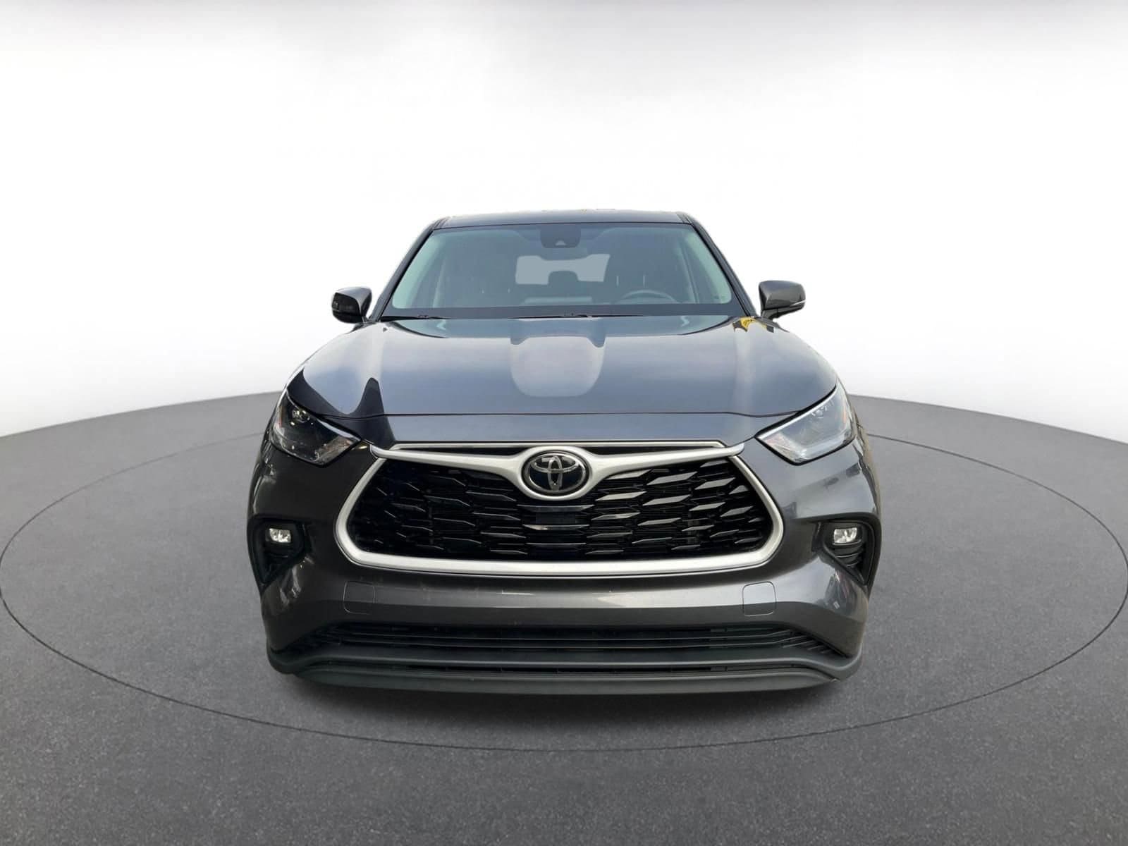 Thumbnail: 2025 Toyota Highlander - 2