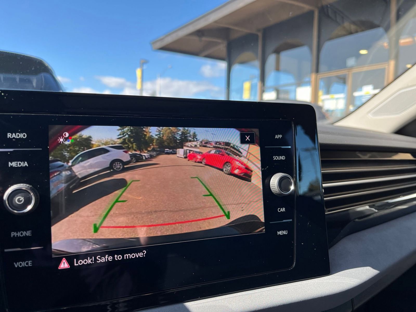 Thumbnail: 2025 Volkswagen Jetta - 17