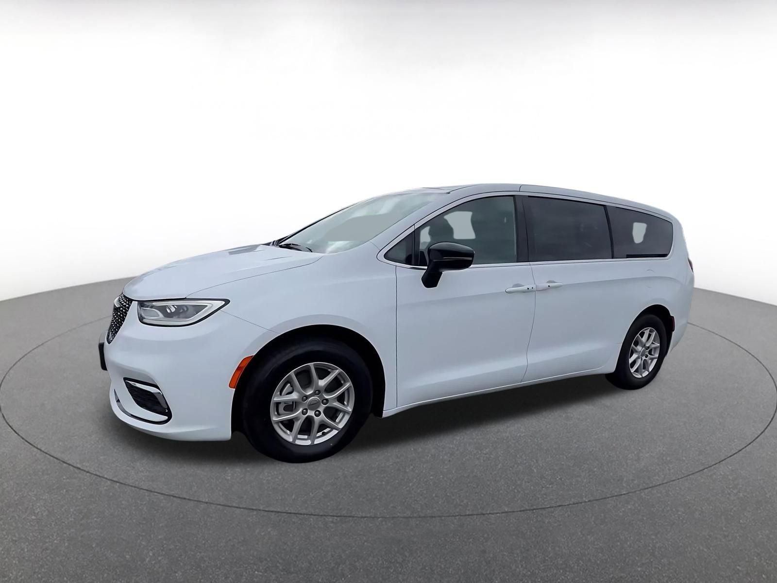 Thumbnail: 2025 Chrysler Pacifica - 8