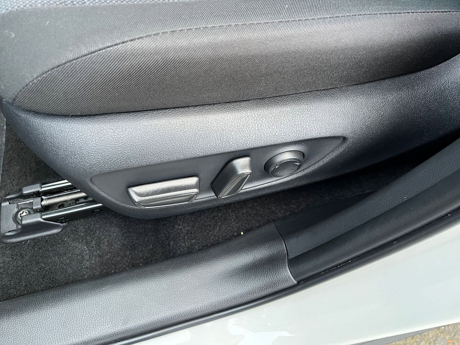 Thumbnail: 2025 Toyota RAV4 - 23