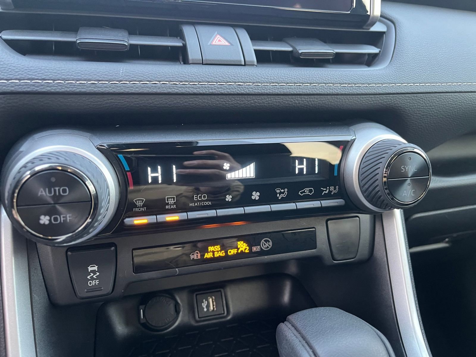 Thumbnail: 2025 Toyota RAV4 - 24