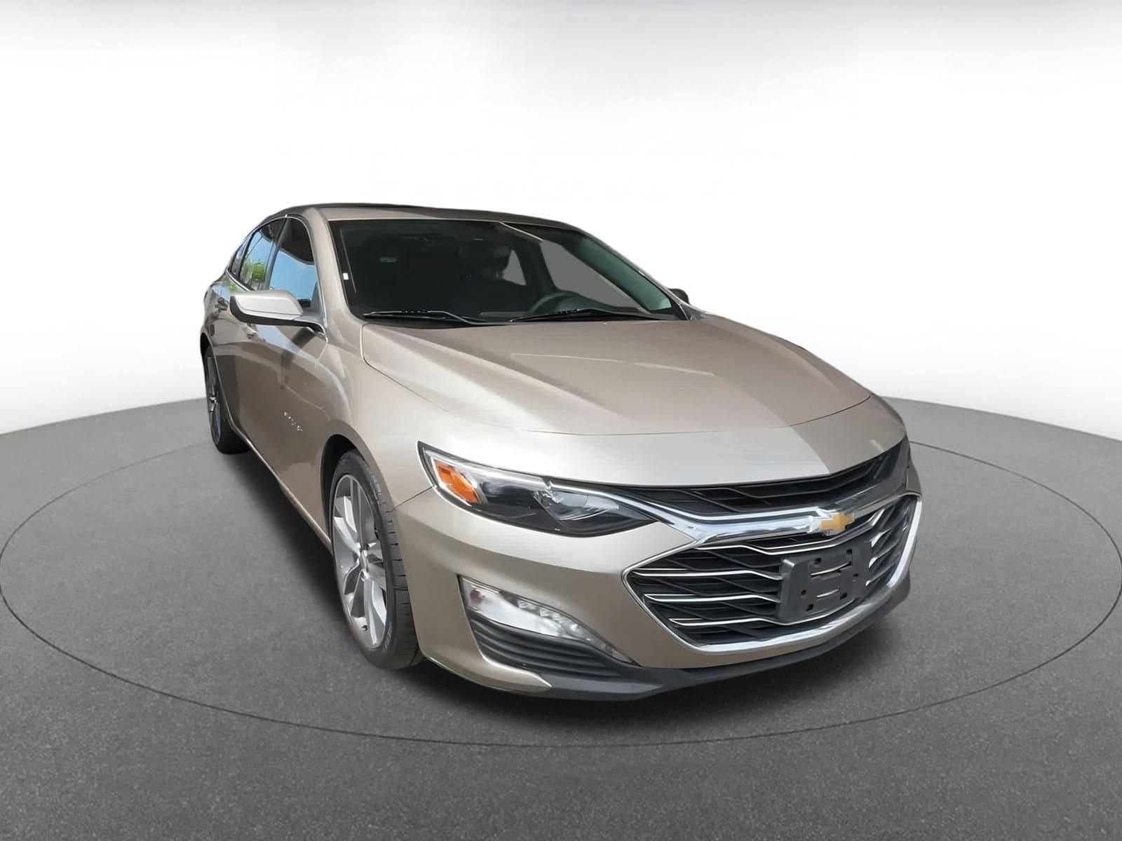 Thumbnail: 2023 Chevrolet Malibu - 3