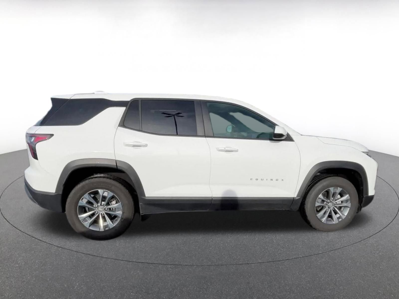 Thumbnail: 2025 Chevrolet Equinox - 16