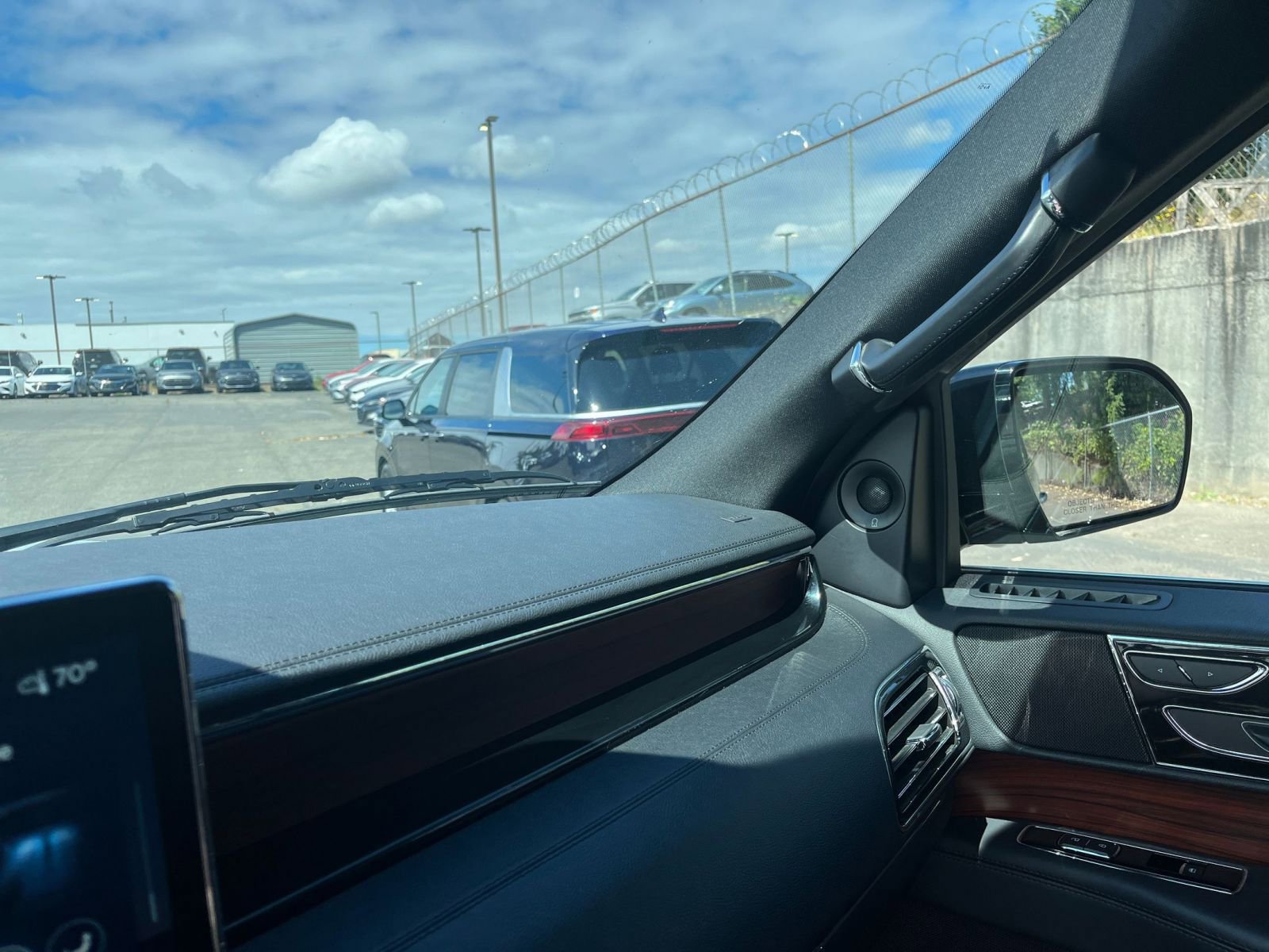 Thumbnail: 2023 Lincoln Navigator - 35