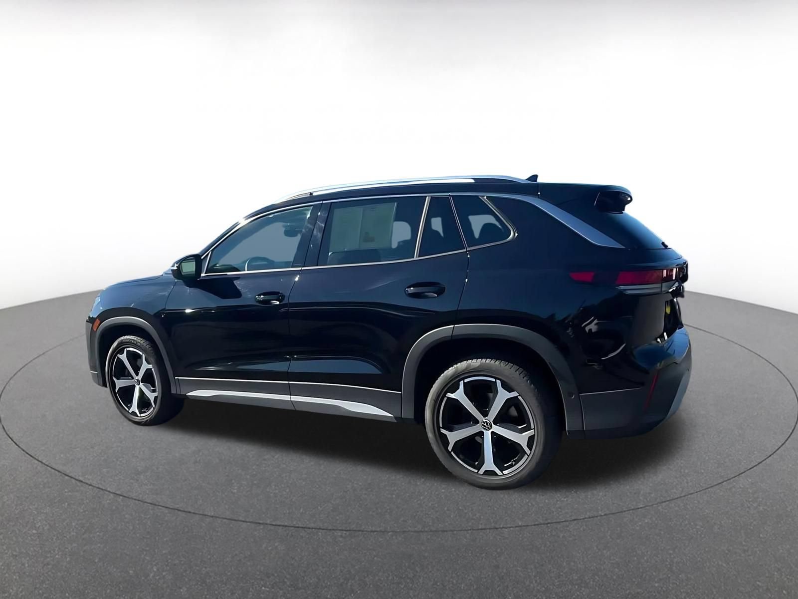 Thumbnail: 2026 Volkswagen Tiguan - 9