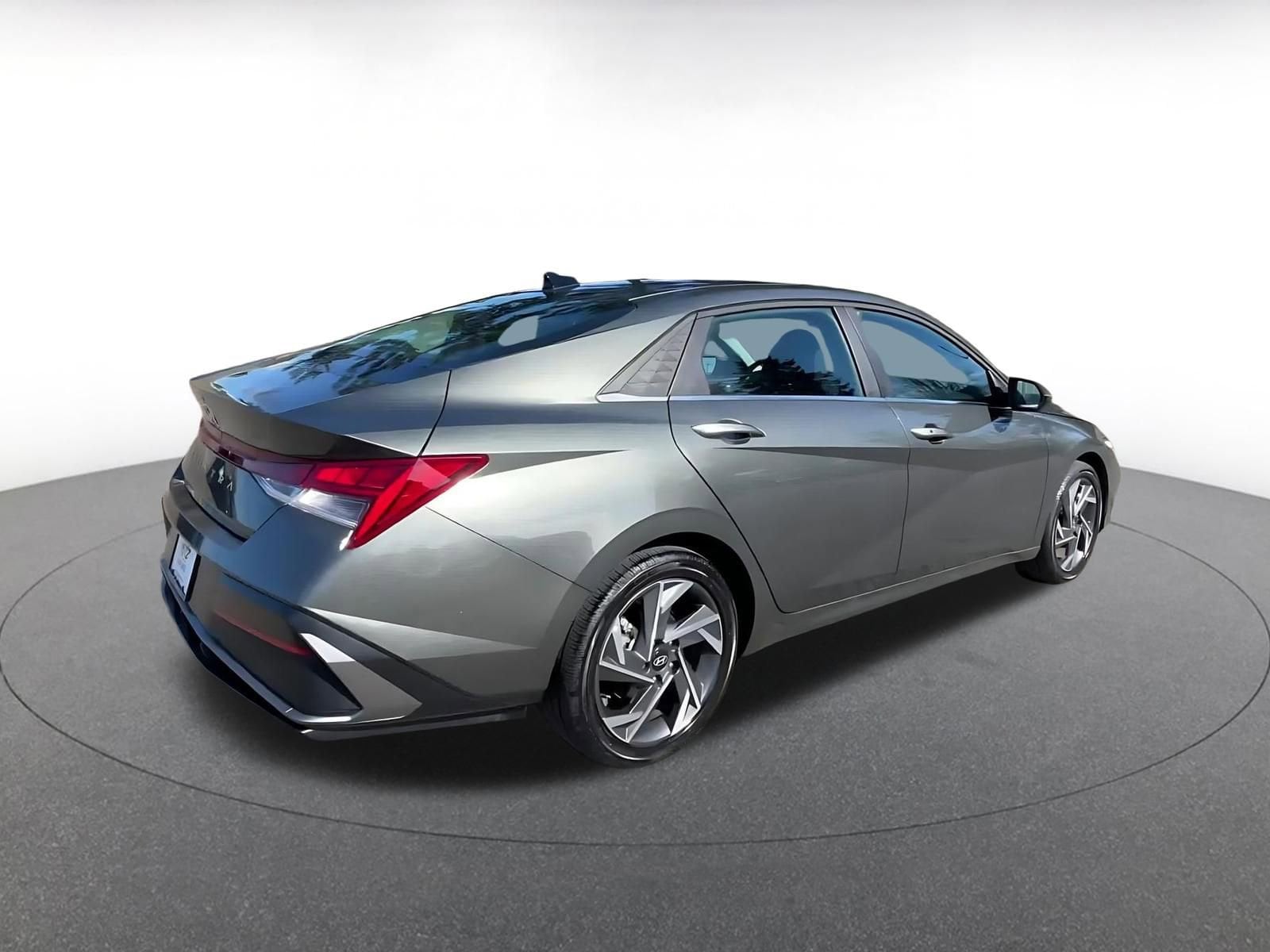 Thumbnail: 2025 Hyundai Elantra - 14