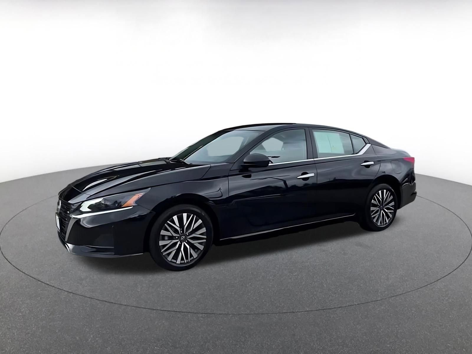 Thumbnail: 2025 Nissan Altima - 8