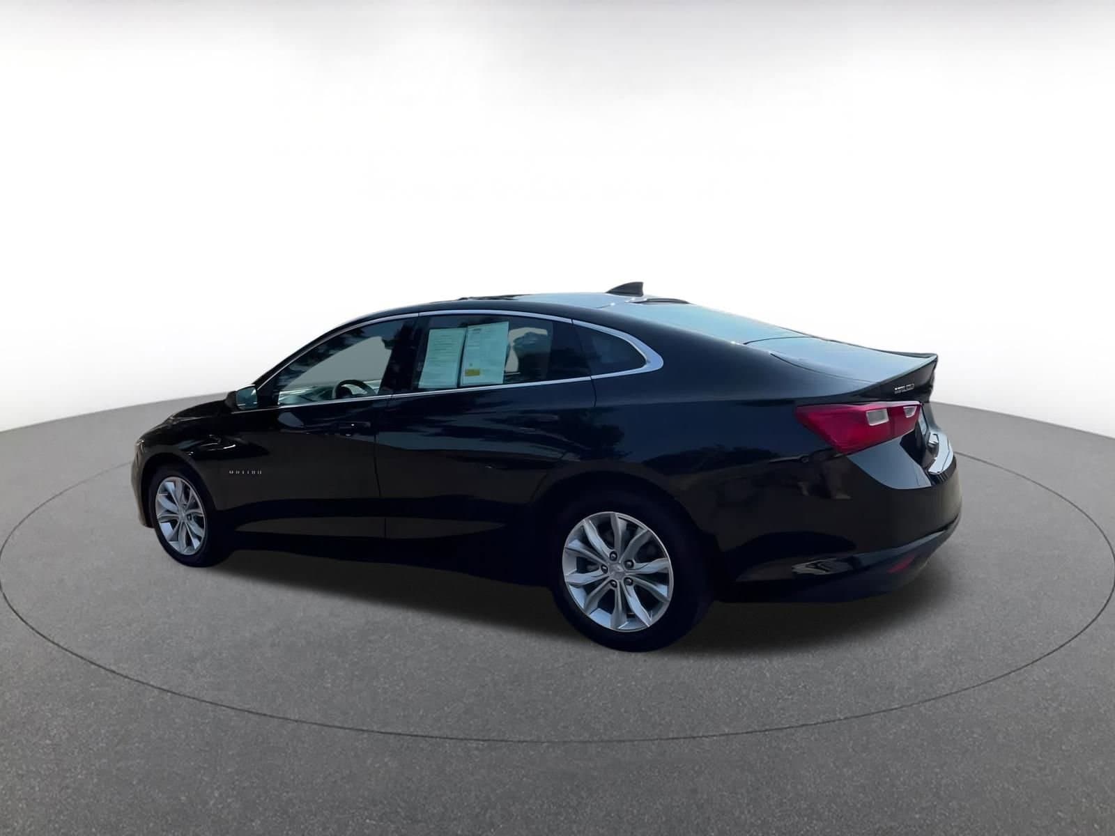 Thumbnail: 2023 Chevrolet Malibu - 10