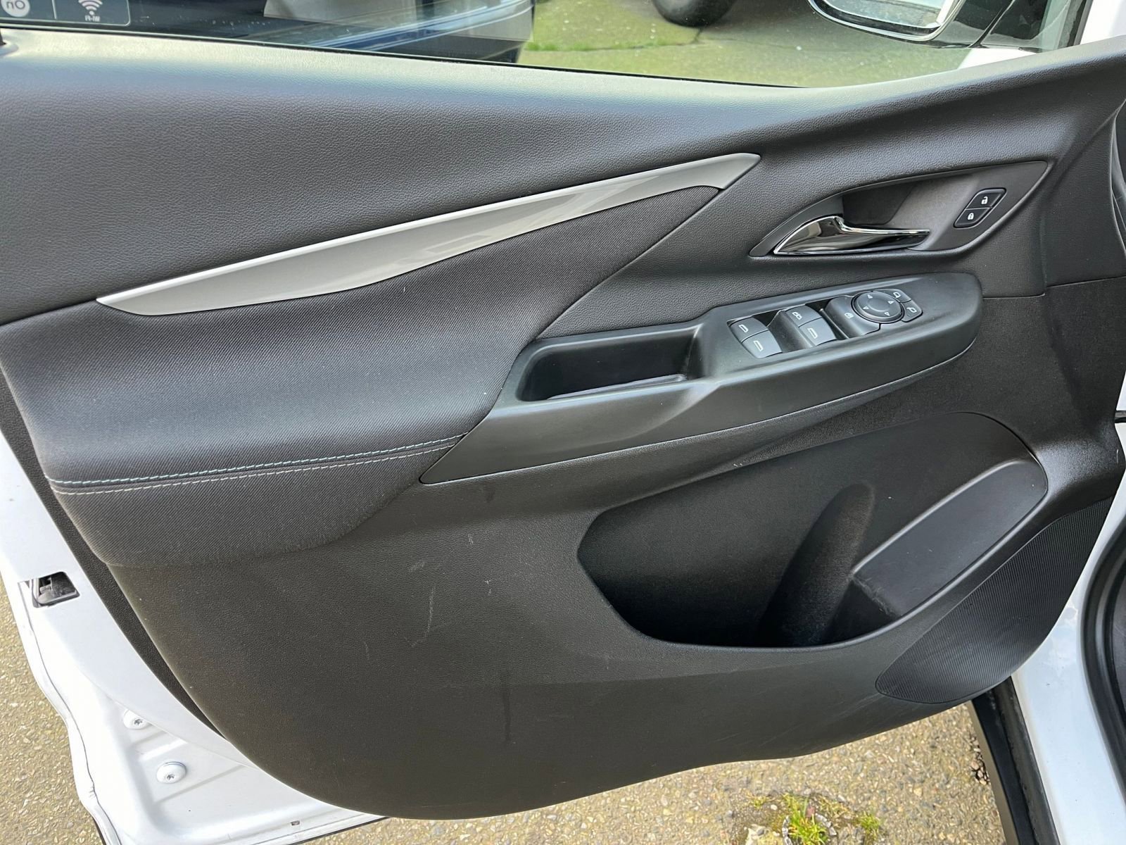 Thumbnail: 2023 Chevrolet Bolt EV - 21