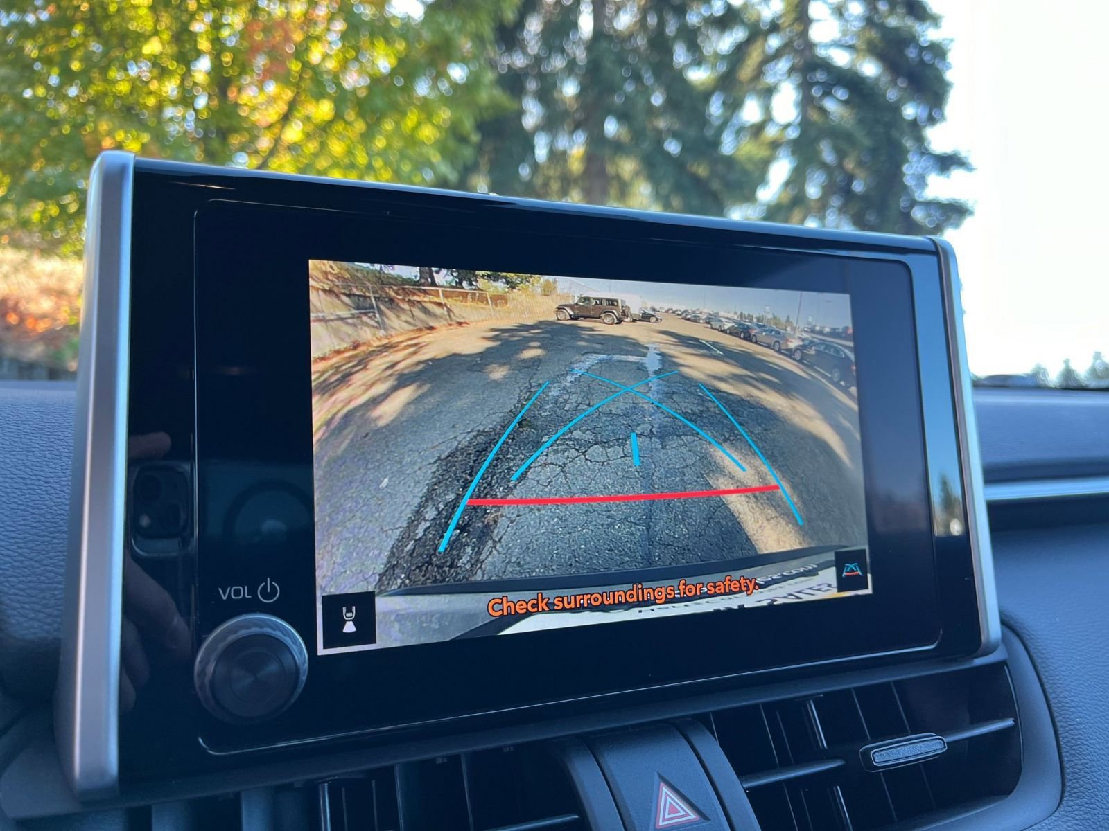 Thumbnail: 2025 Toyota RAV4 - 17