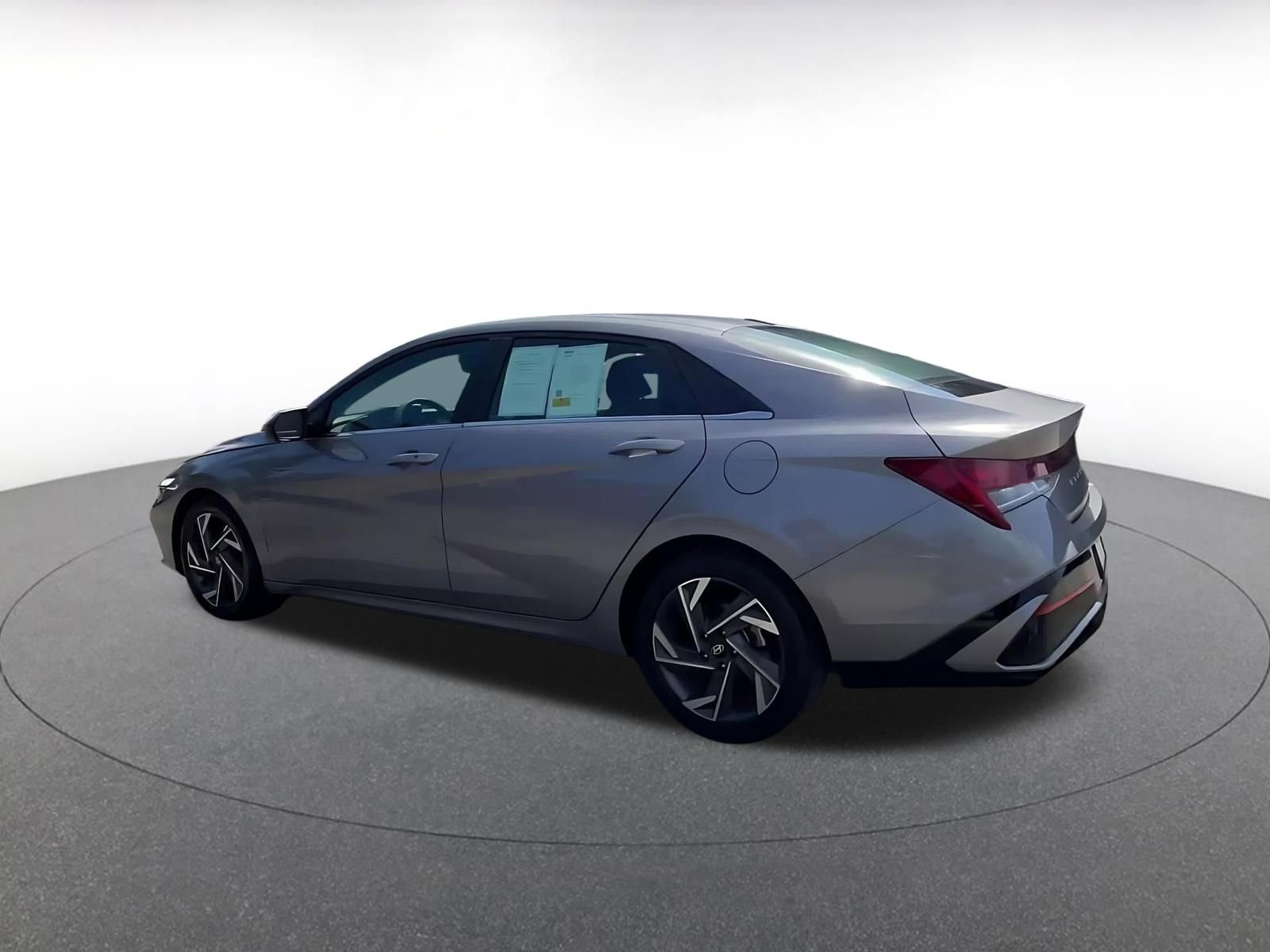 Thumbnail: 2025 Hyundai Elantra - 10