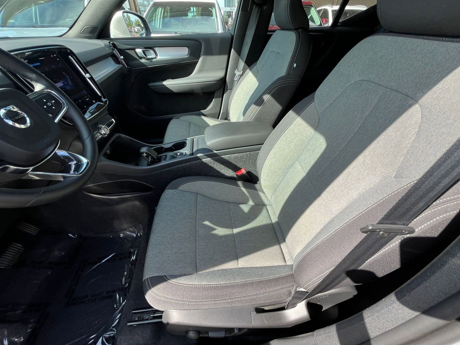 Thumbnail: 2024 Volvo XC40 - 27