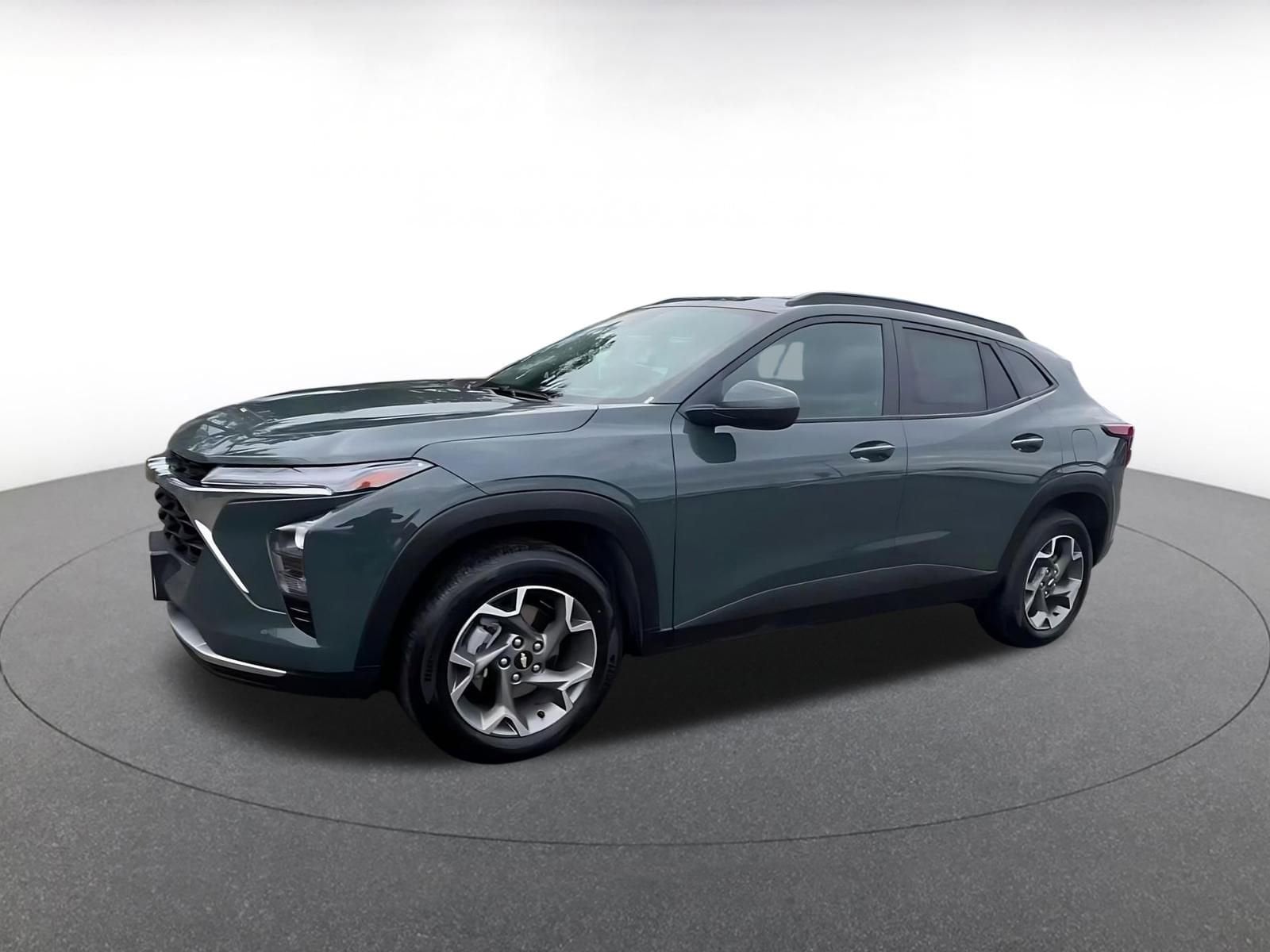 Thumbnail: 2025 Chevrolet Trax - 8