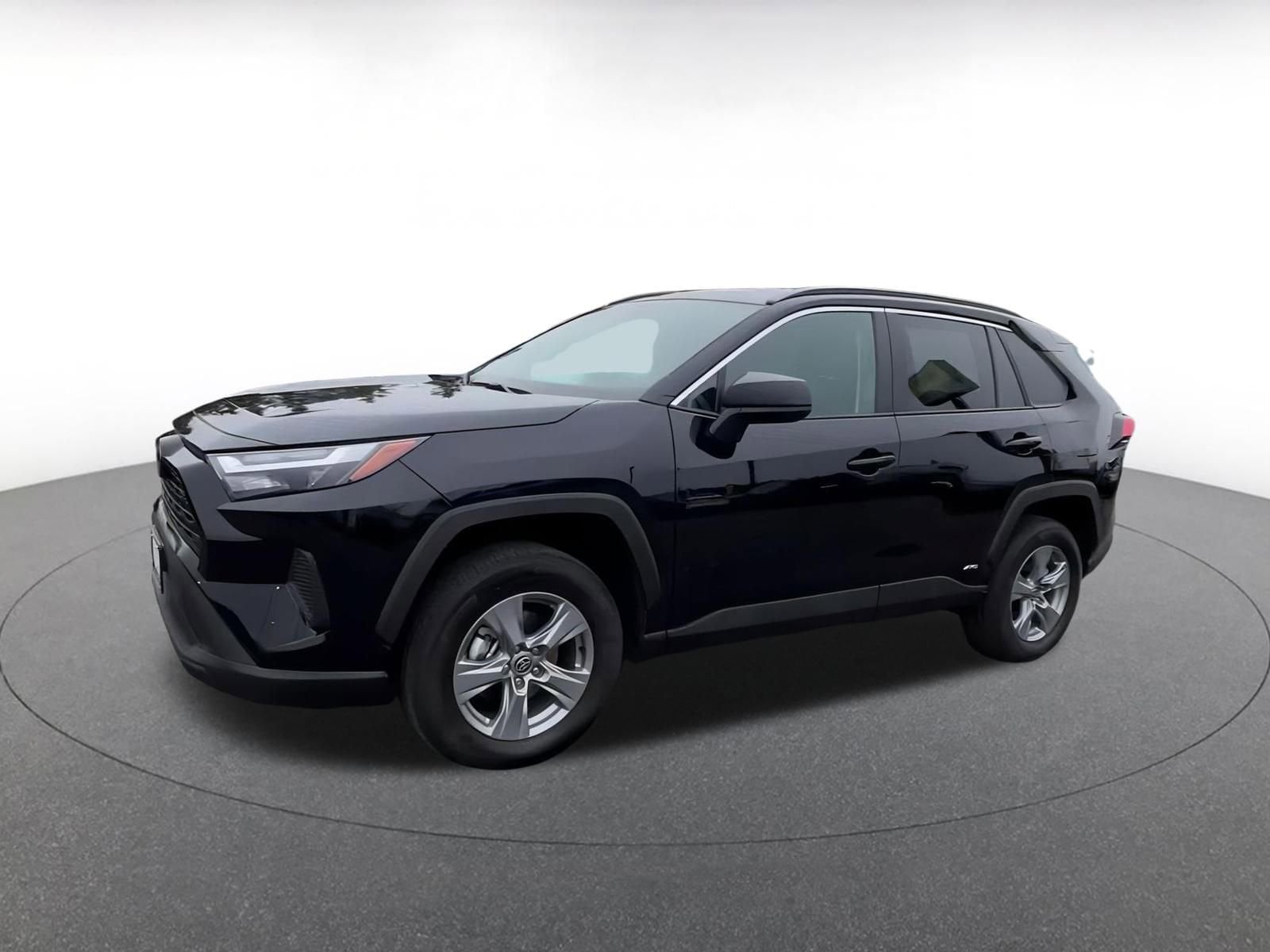 Thumbnail: 2025 Toyota RAV4 - 8