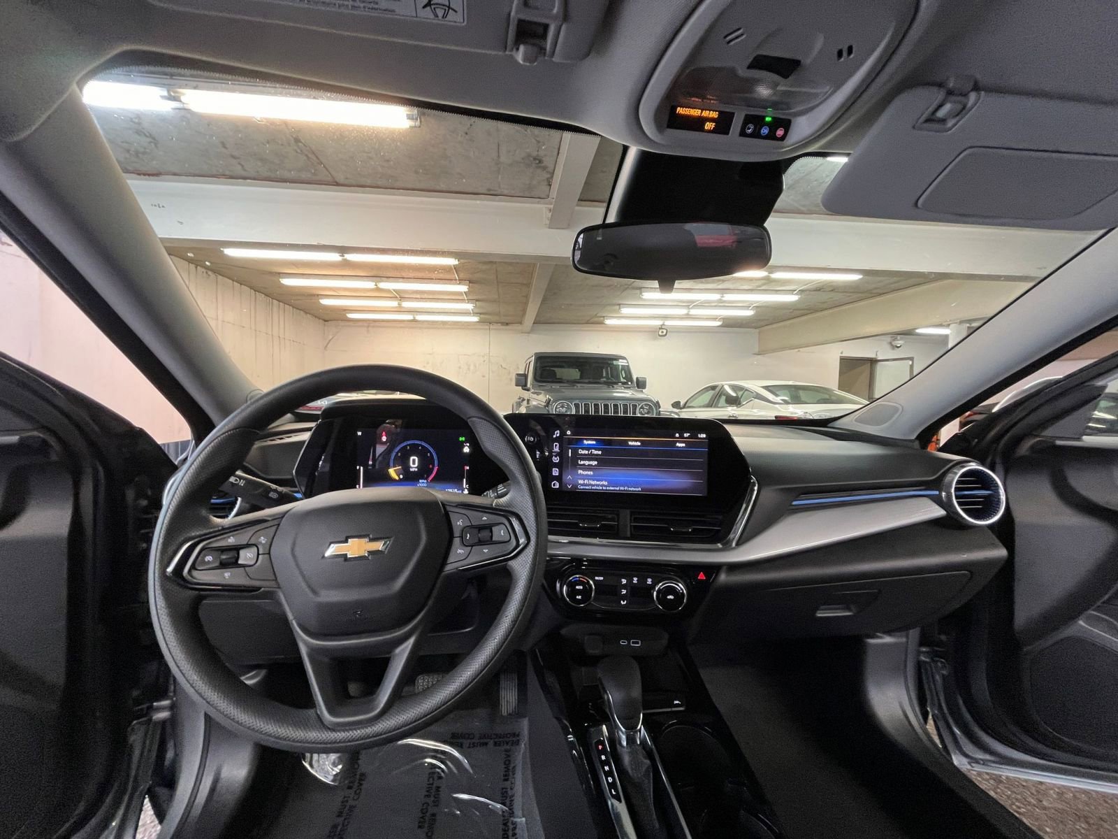 Thumbnail: 2025 Chevrolet Trax - 33